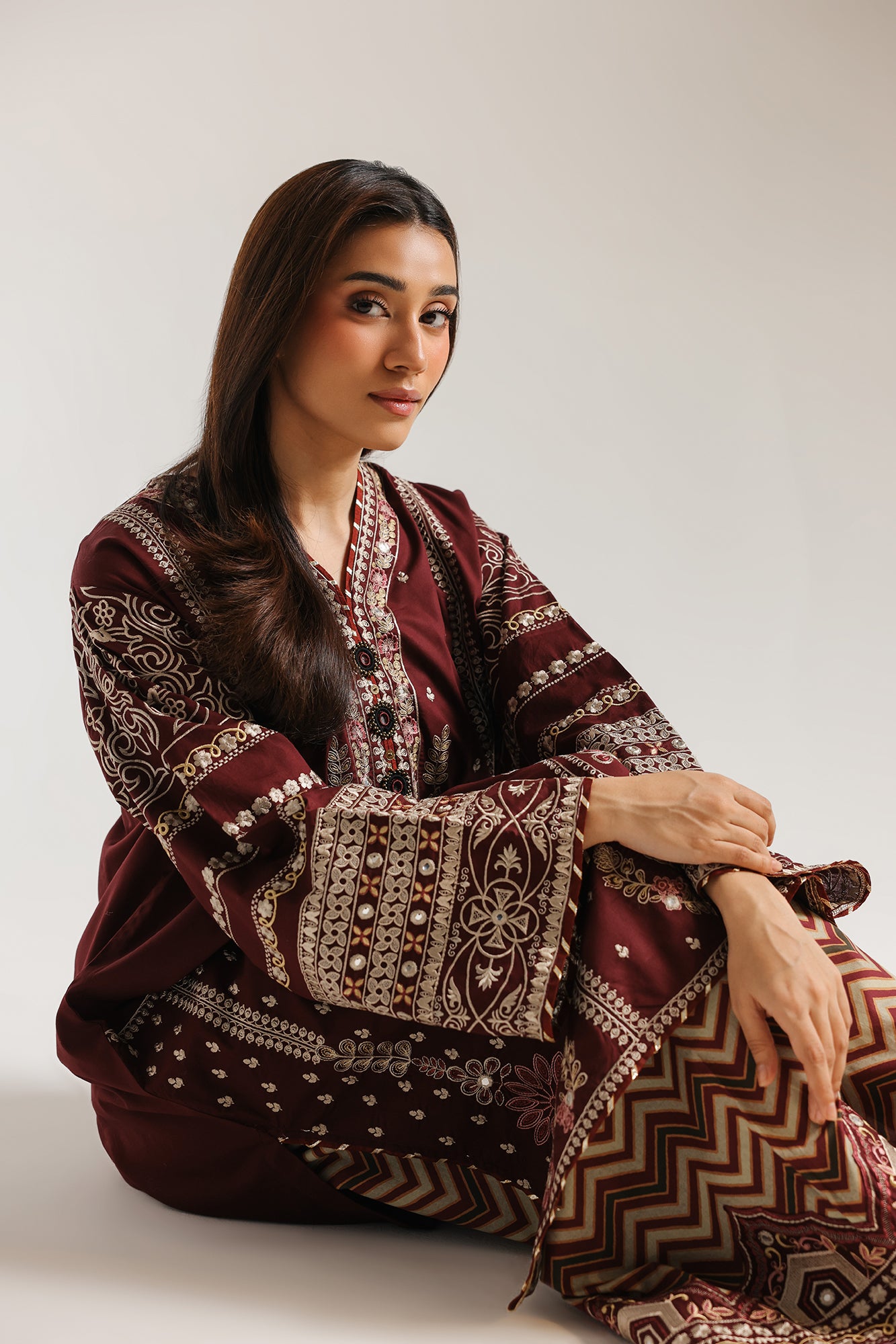 EMBROIDERED SUIT (E4302/103/414)
