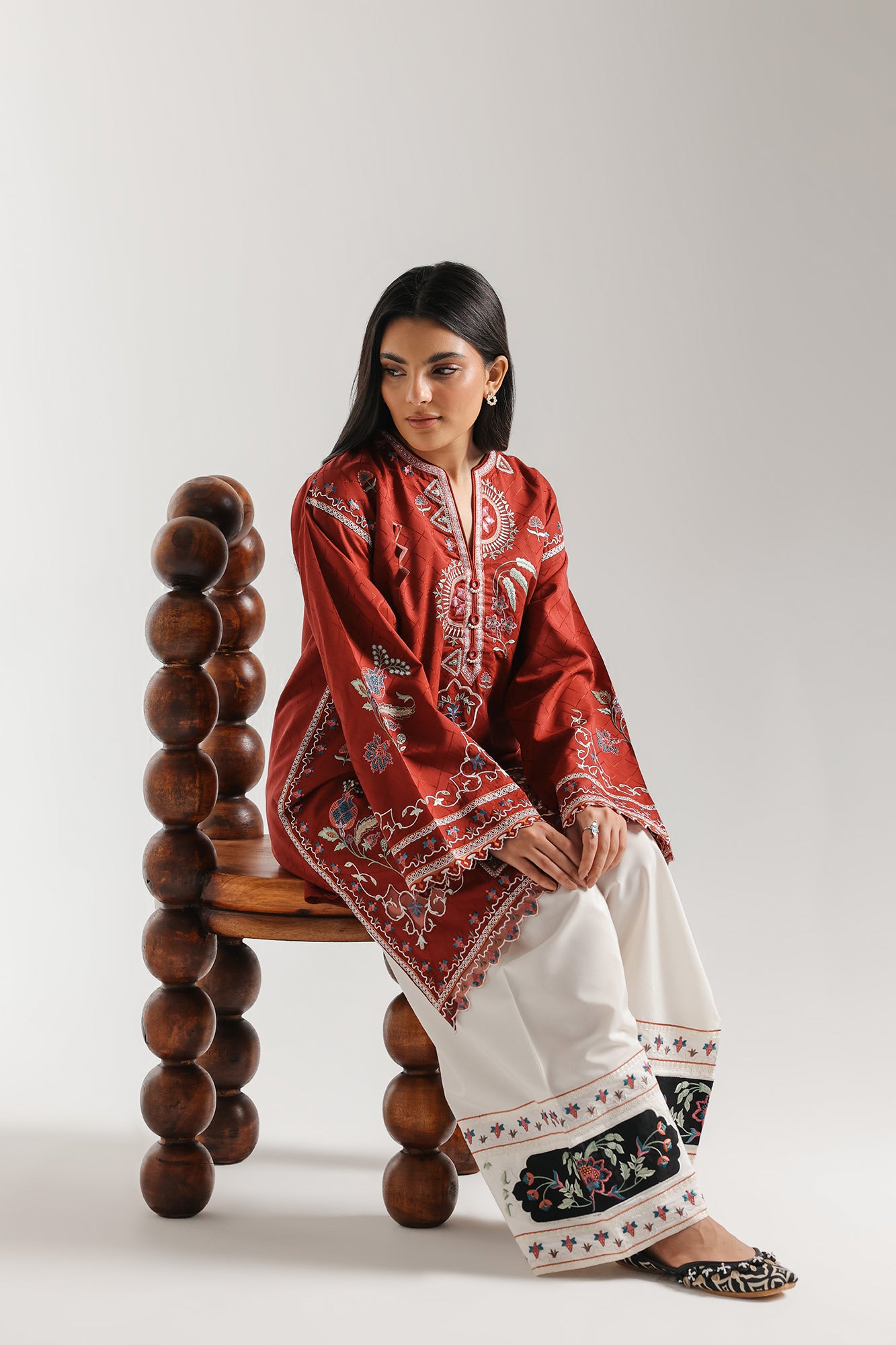 EMBROIDERED SUIT (E4320/103/304)