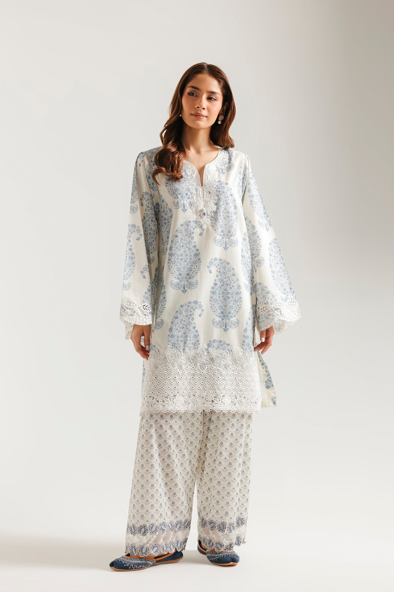 EMBROIDERED SUIT (E4327/103/003)
