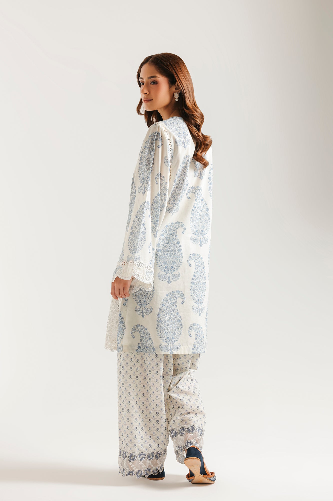 EMBROIDERED SUIT (E4327/103/003)