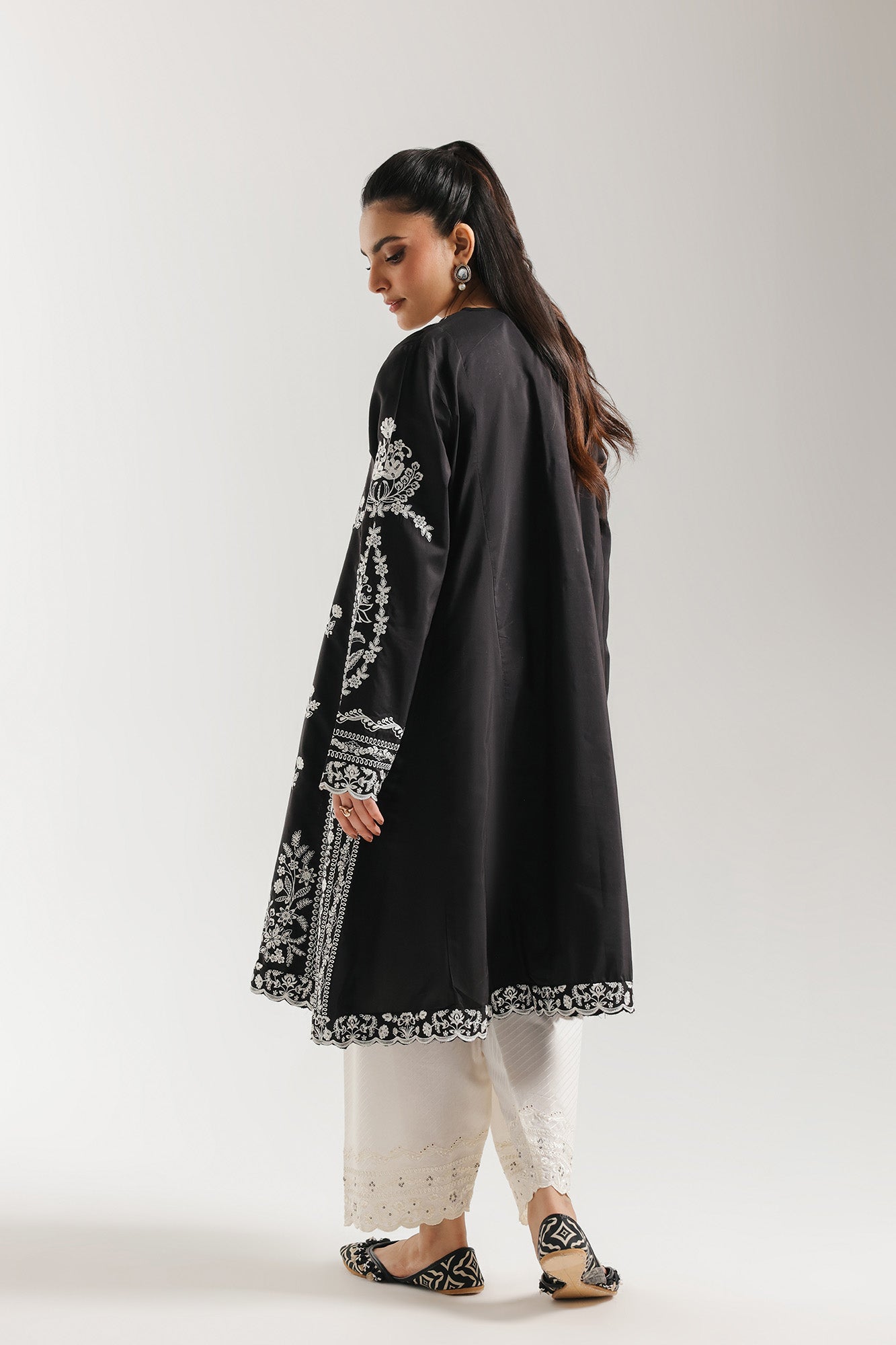 EMBROIDERED SUIT (E4333/103/901)