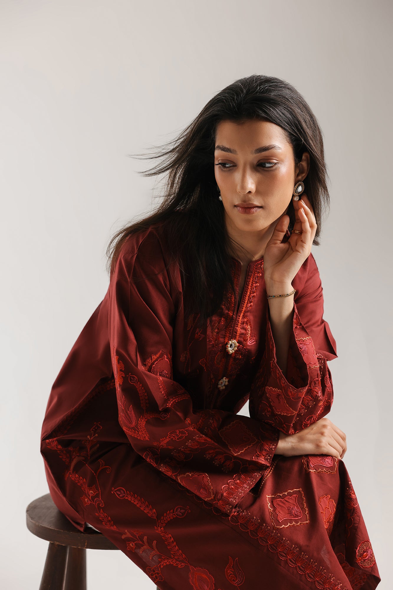 EMBROIDERED SUIT (E4334/103/318)