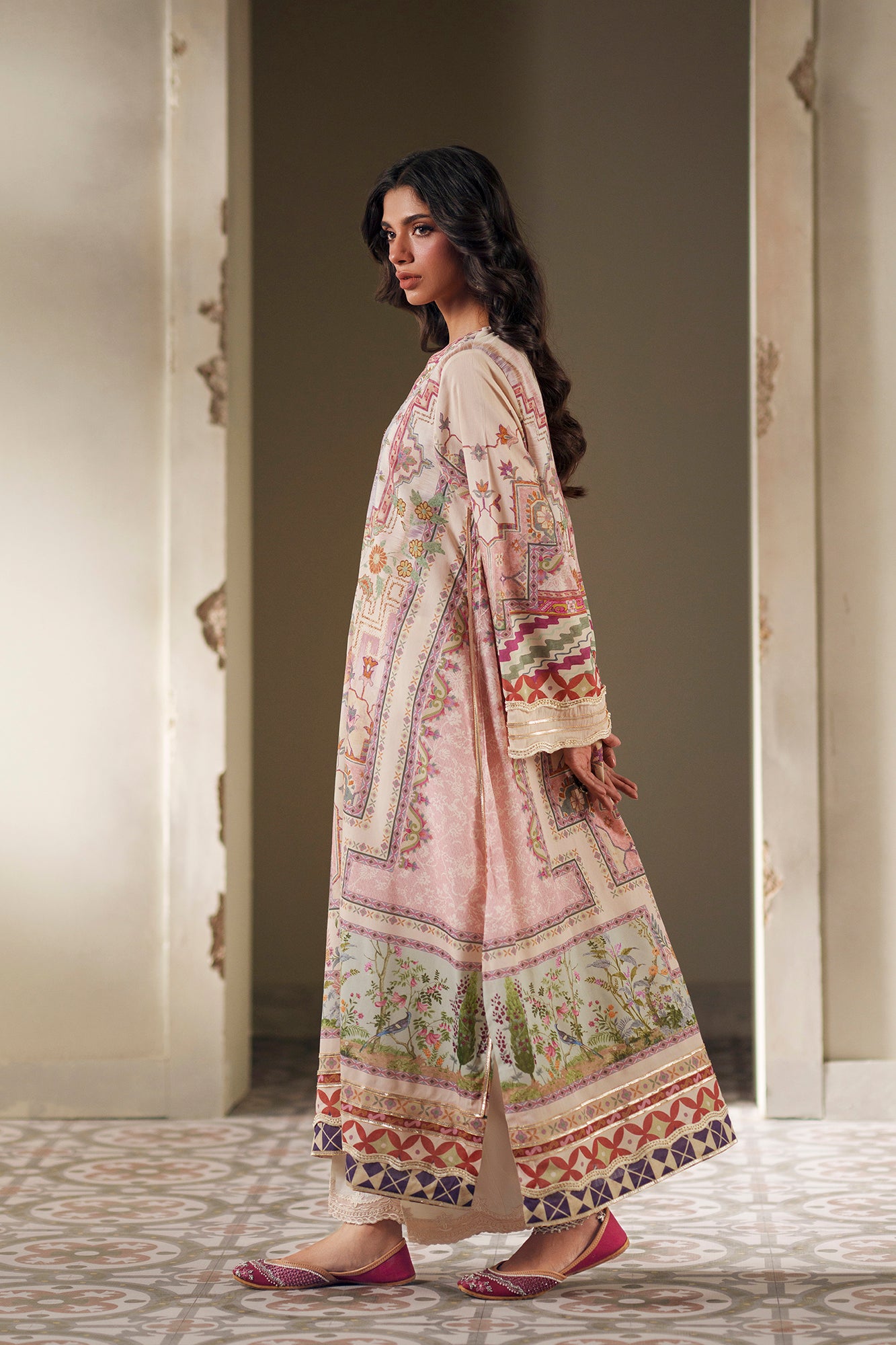 EMBROIDERED SUIT (E4337/103/424)