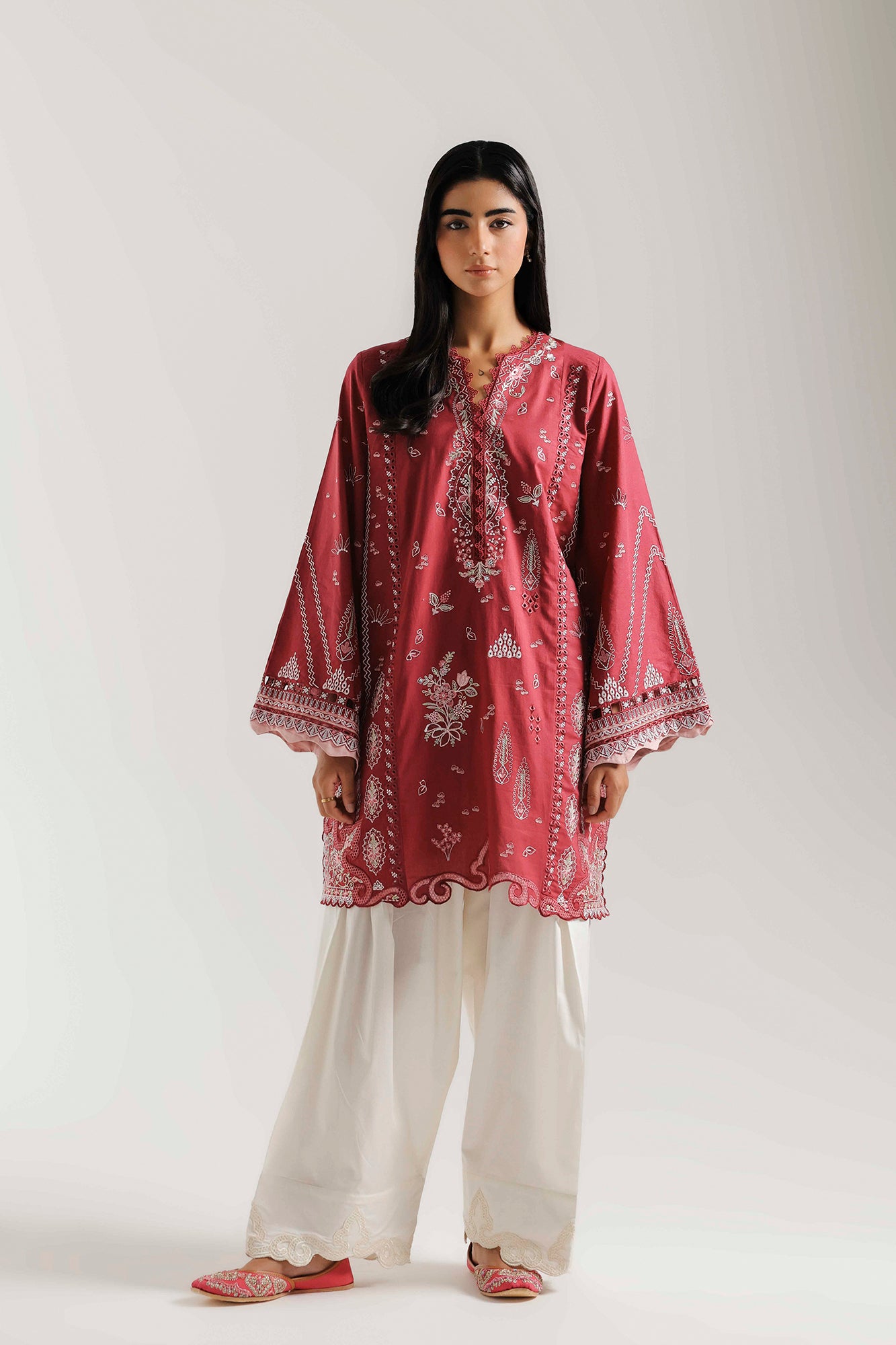 EMBROIDERED SUIT (E4362/103/404)