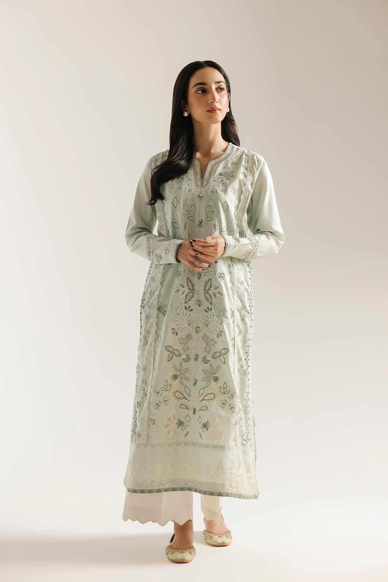EMBROIDERED SUIT (E4367/103/720)