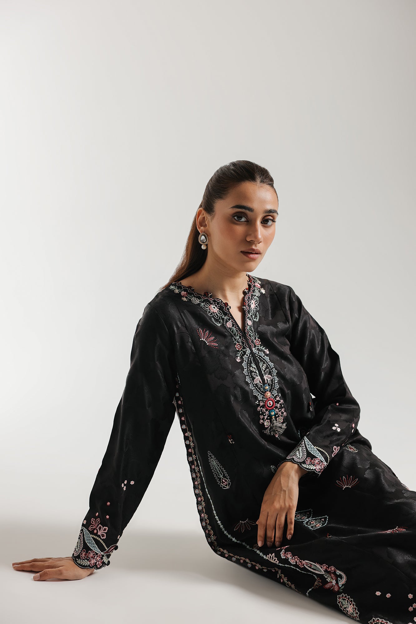 EMBROIDERED KAFTAN (E4397/103/901)