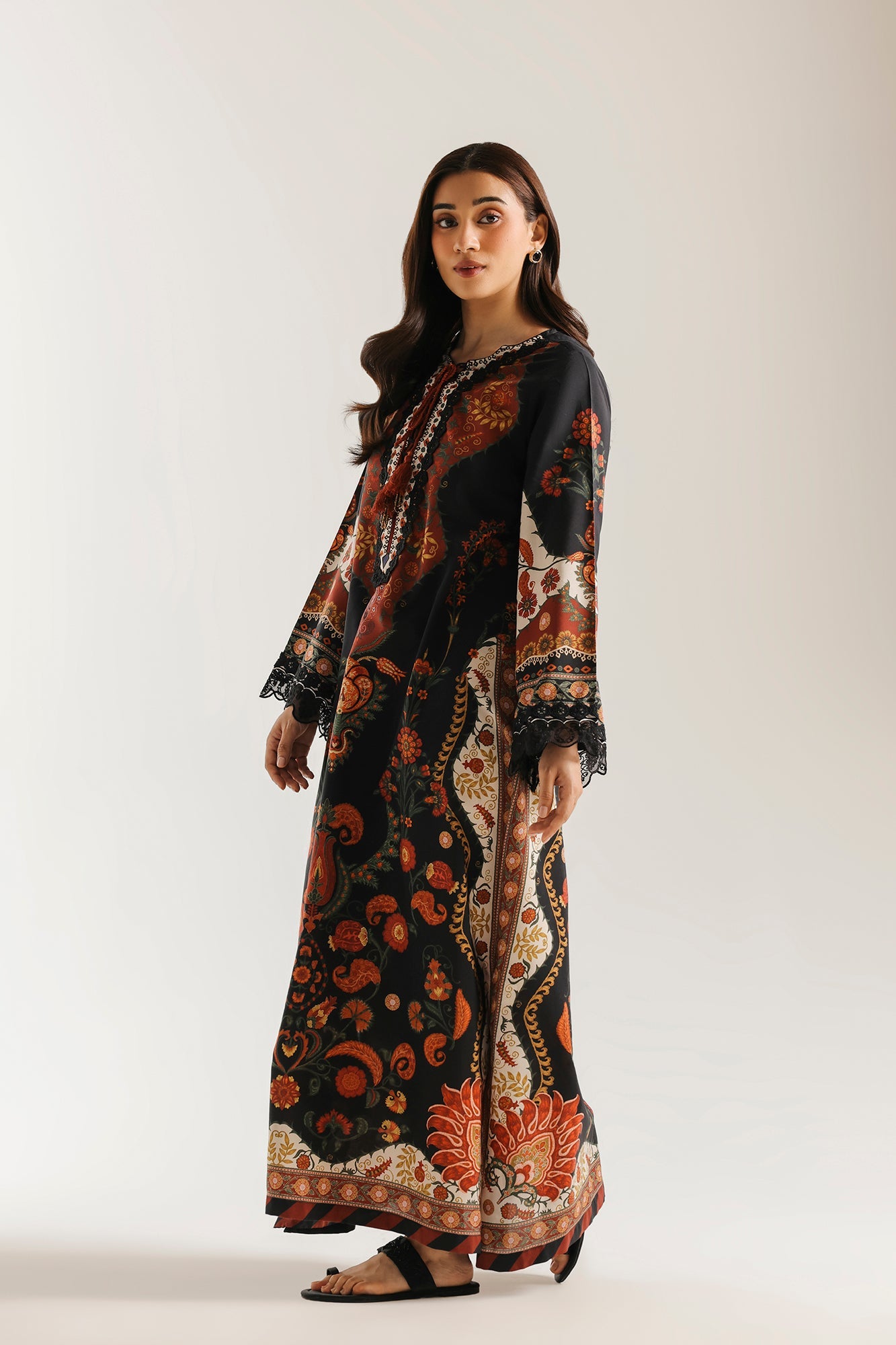 EMBROIDERED KAFTAN (E4401/103/902)