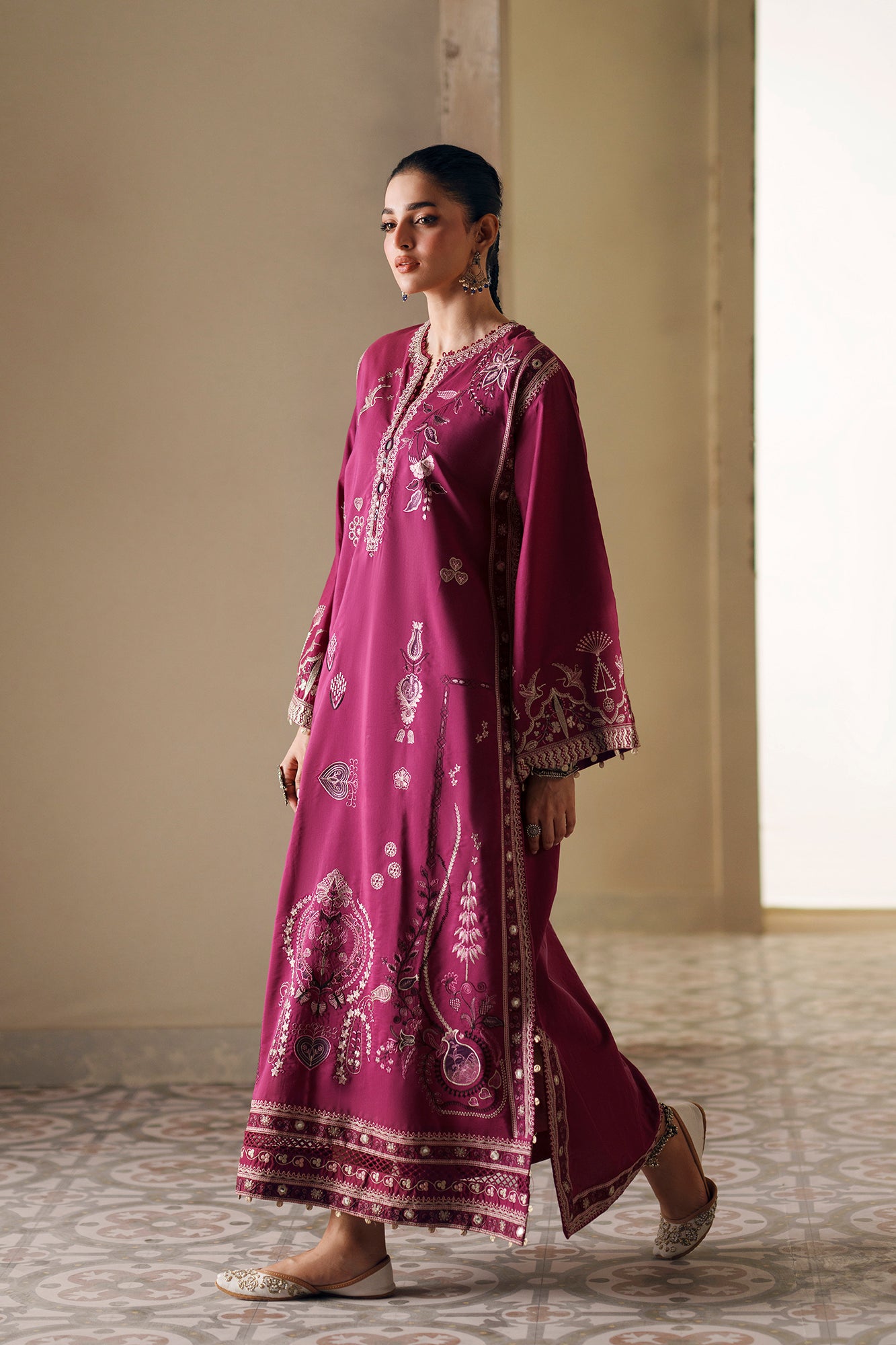 EMBROIDERED KAFTAN (E4408/103/524)