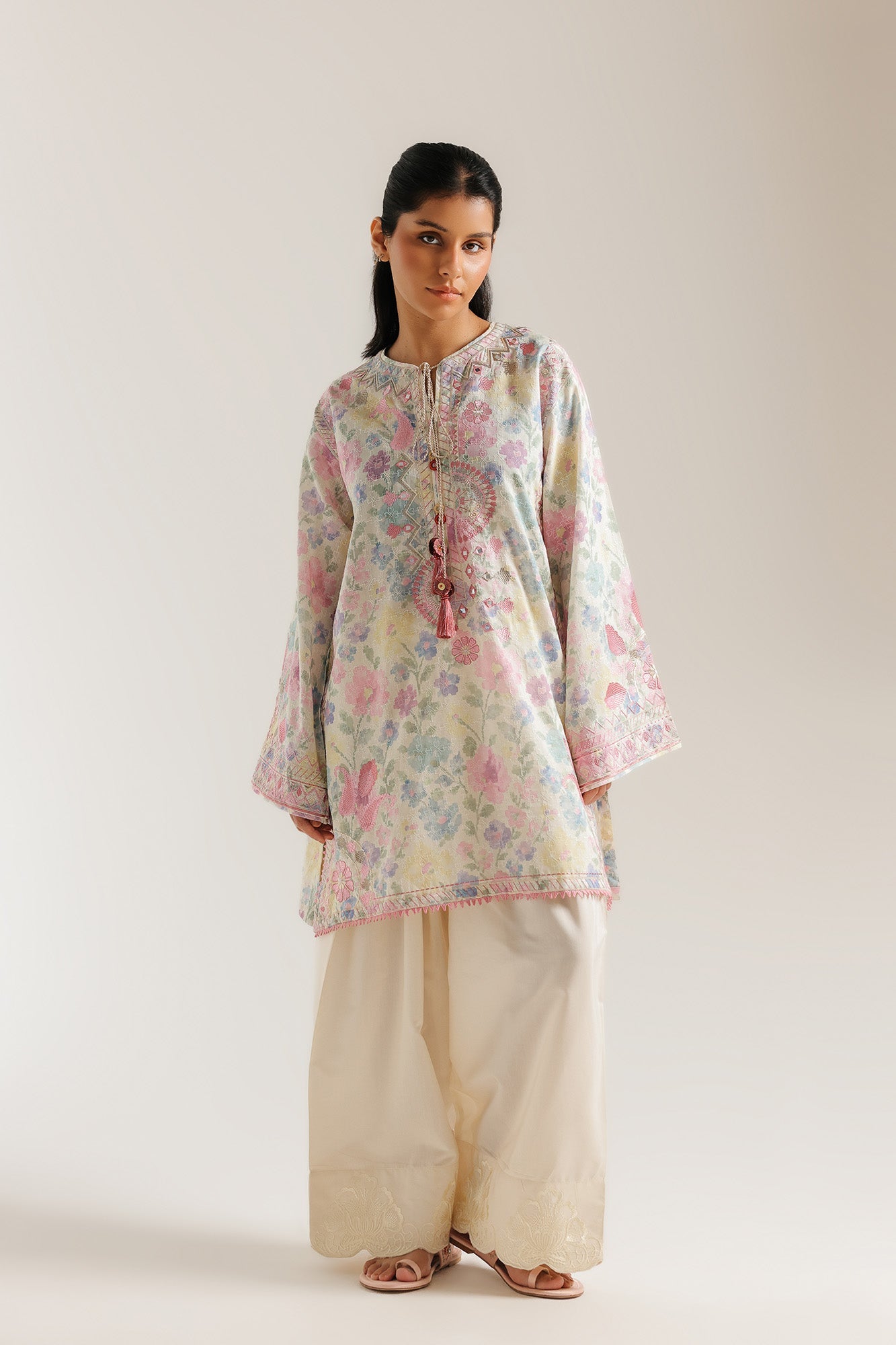 EMBROIDERED SUIT (E4410/103/002)