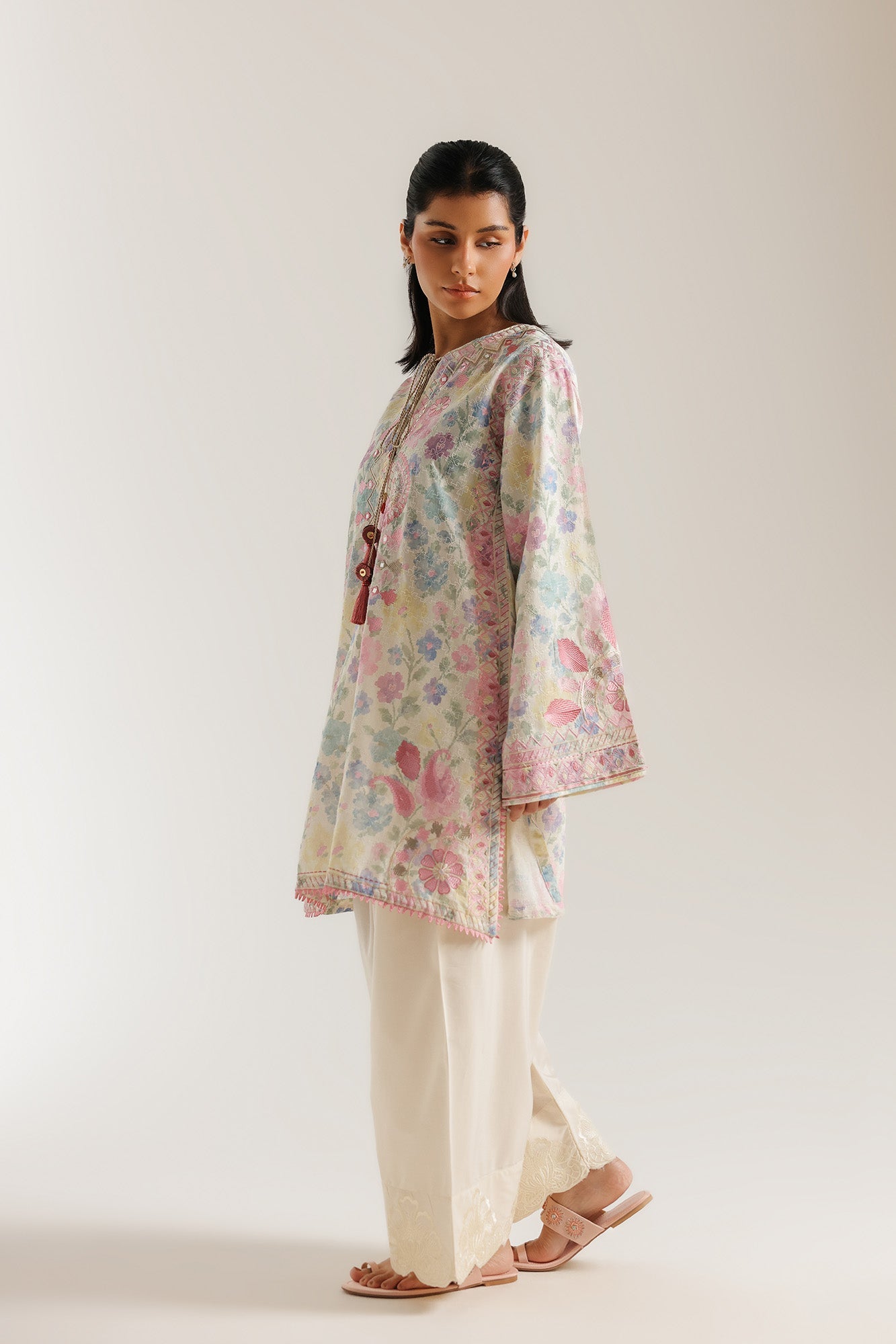EMBROIDERED SUIT (E4410/103/002)