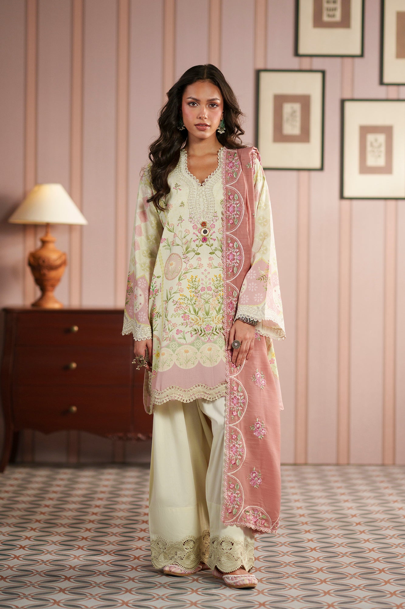 EMBROIDERED SUIT (E4416/103/327)