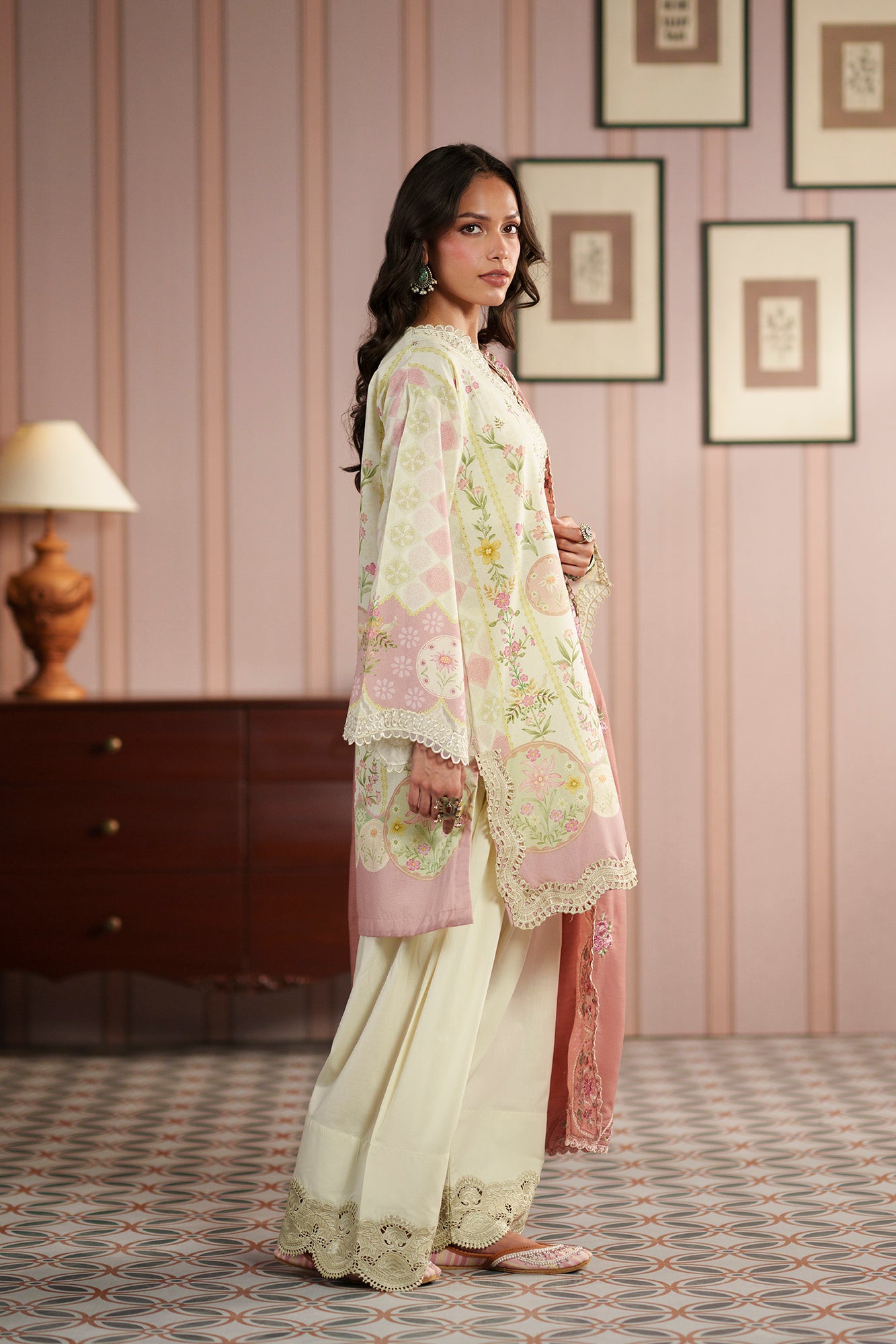 EMBROIDERED SUIT (E4416/103/327)