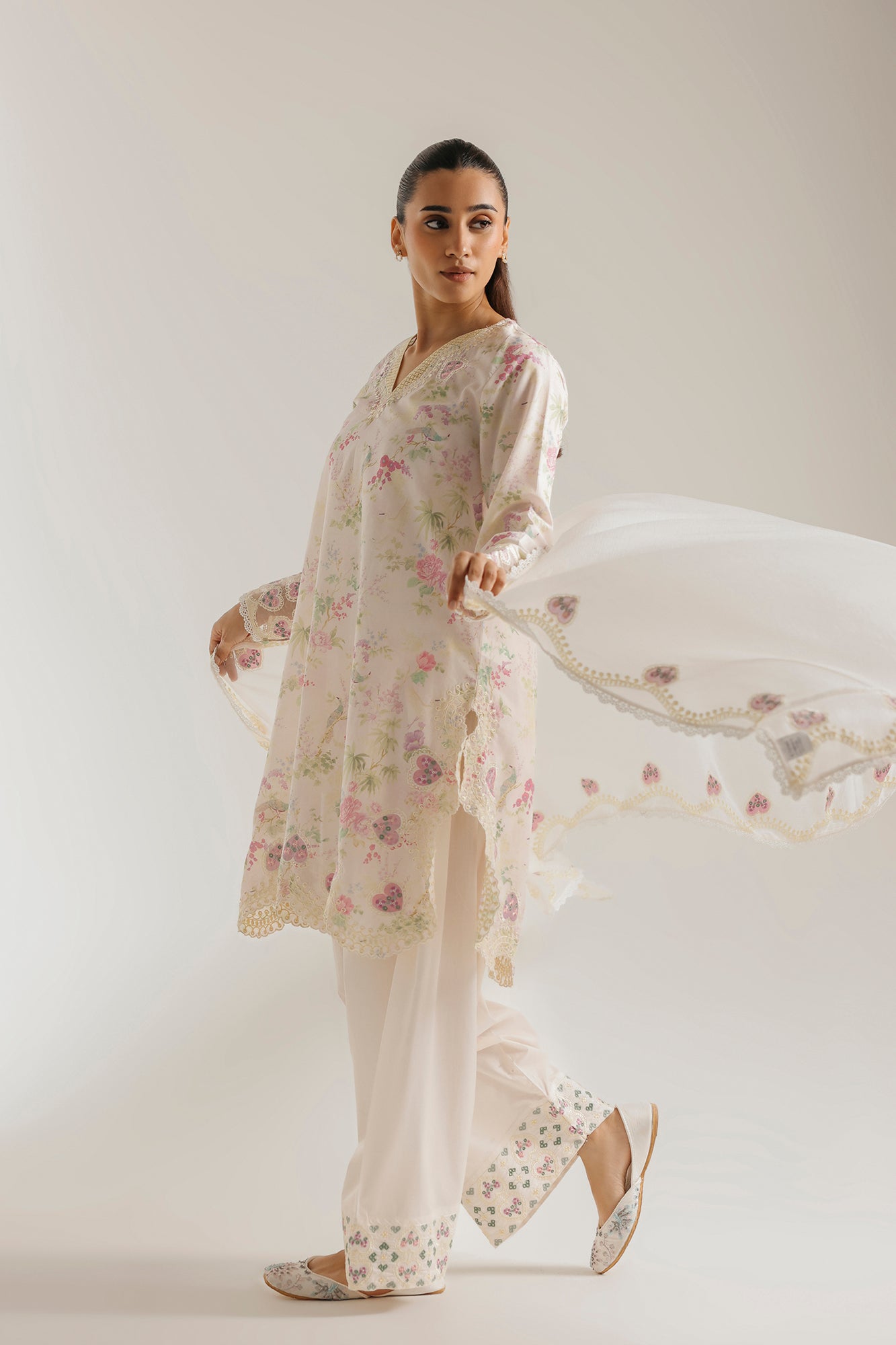 EMBROIDERED SUIT (E4419/103/316)