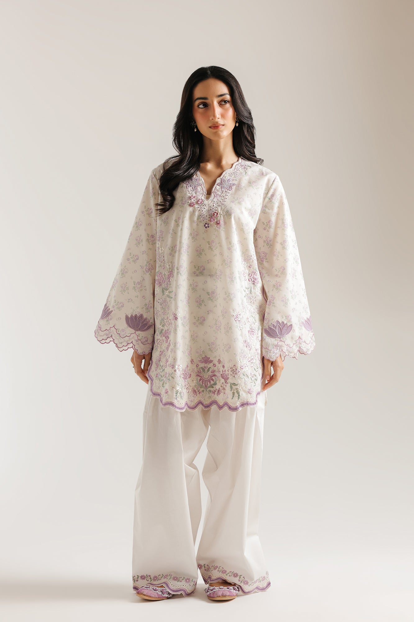 EMBROIDERED SUIT (E4422/103/001)