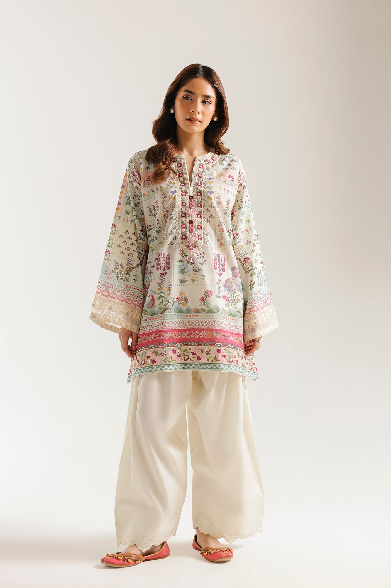 EMBROIDERED SUIT (E4424/103/001)