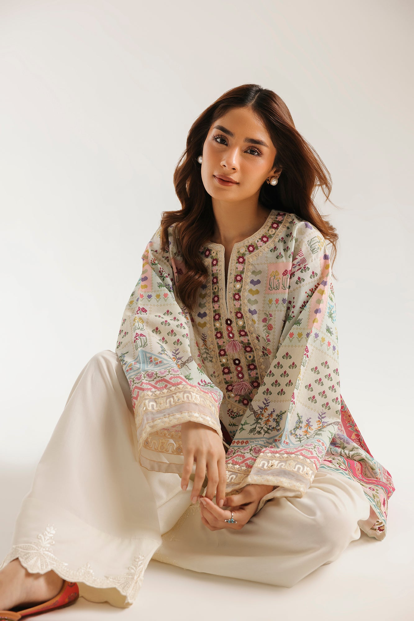 EMBROIDERED SUIT (E4424/103/001)