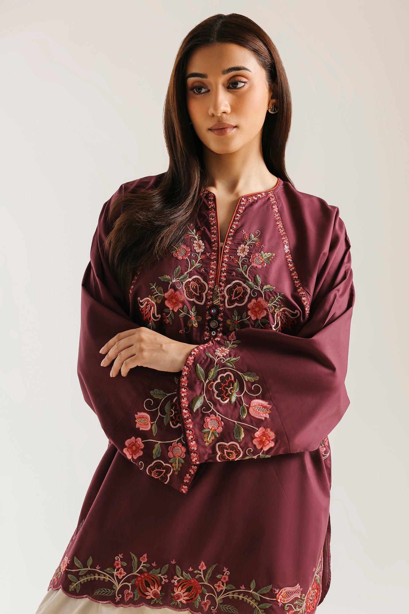 EMBROIDERED SUIT (E4428/103/516)