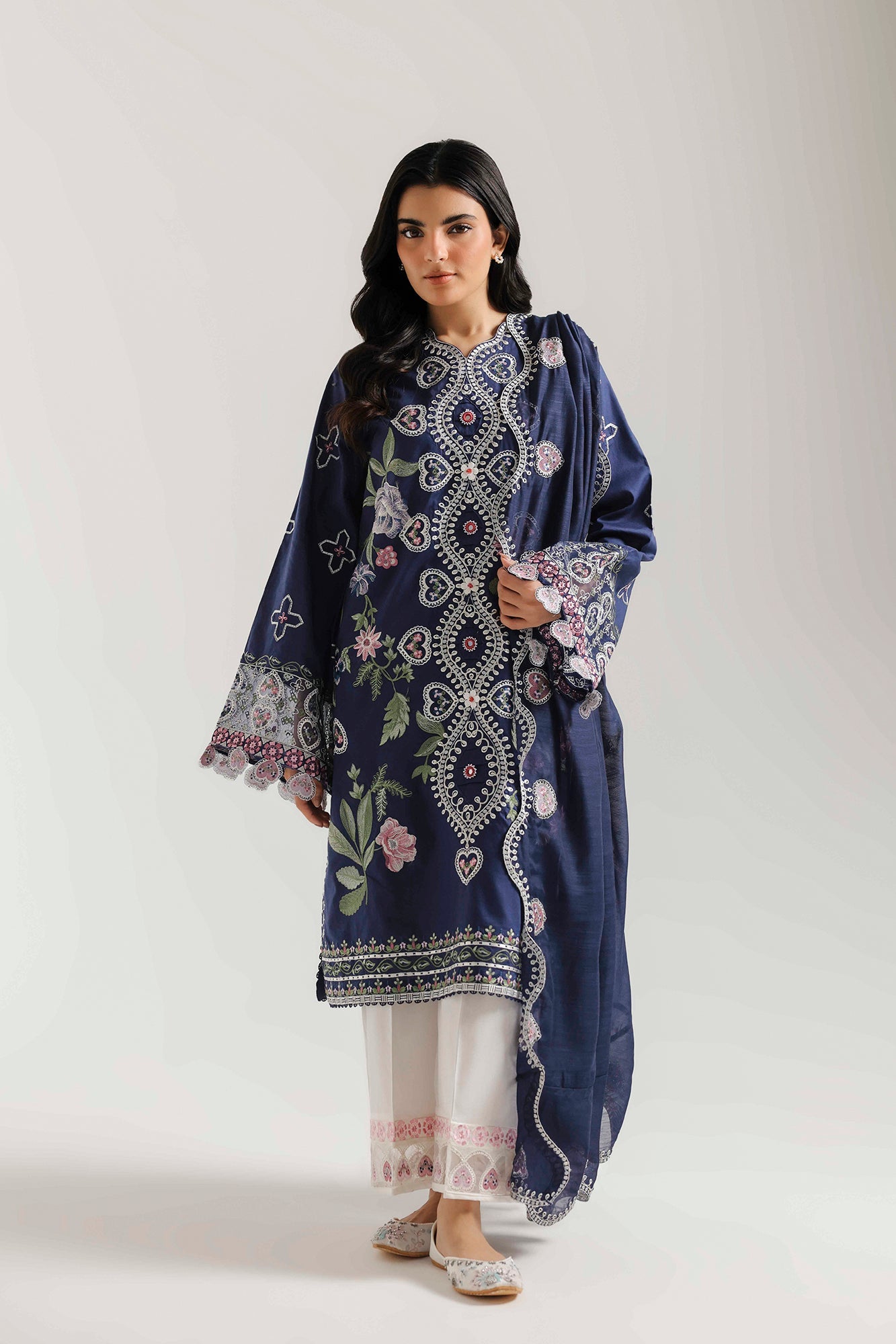 EMBROIDERED SUIT (E4436/103/622)