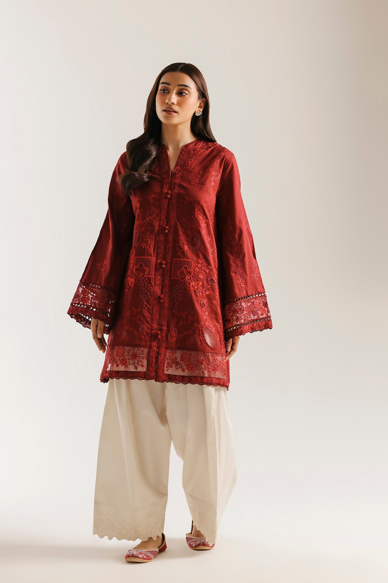 EMBROIDERED SUIT (E4438/103/415)