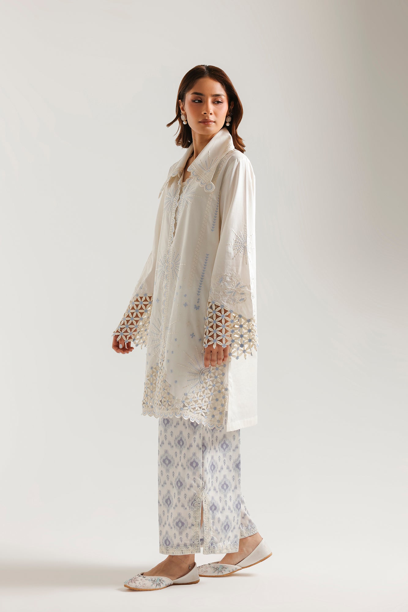 EMBROIDERED SUIT (E4447/103/003)