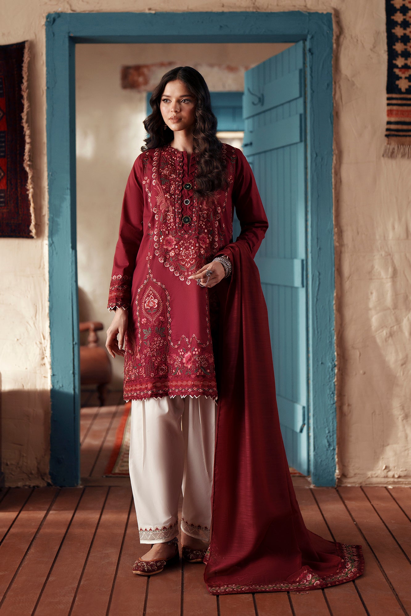EMBROIDERED SUIT (E4451/103/308)