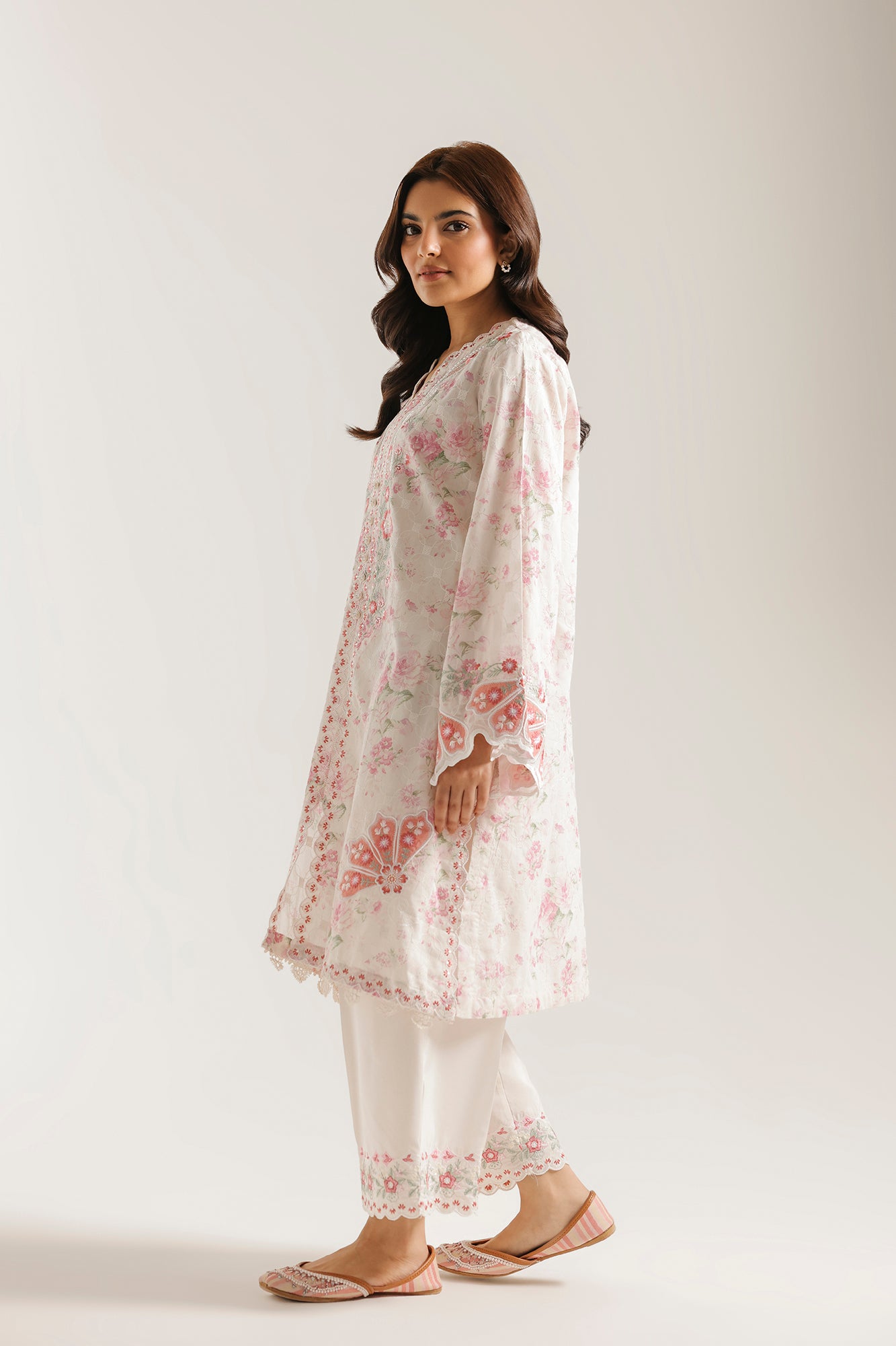 EMBROIDERED SUIT (E4457/103/005)