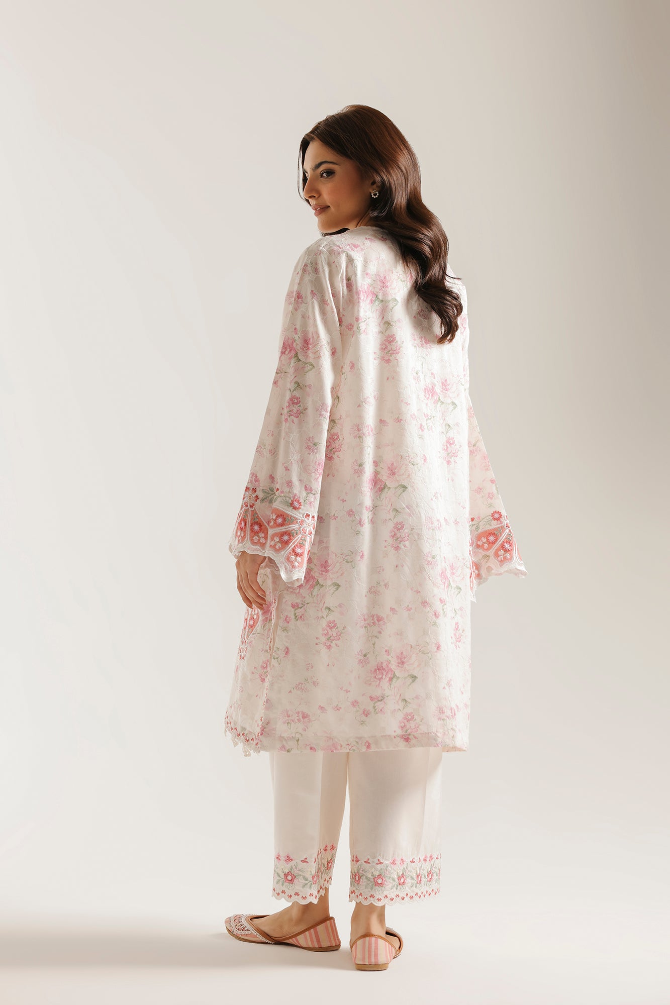 EMBROIDERED SUIT (E4457/103/005)