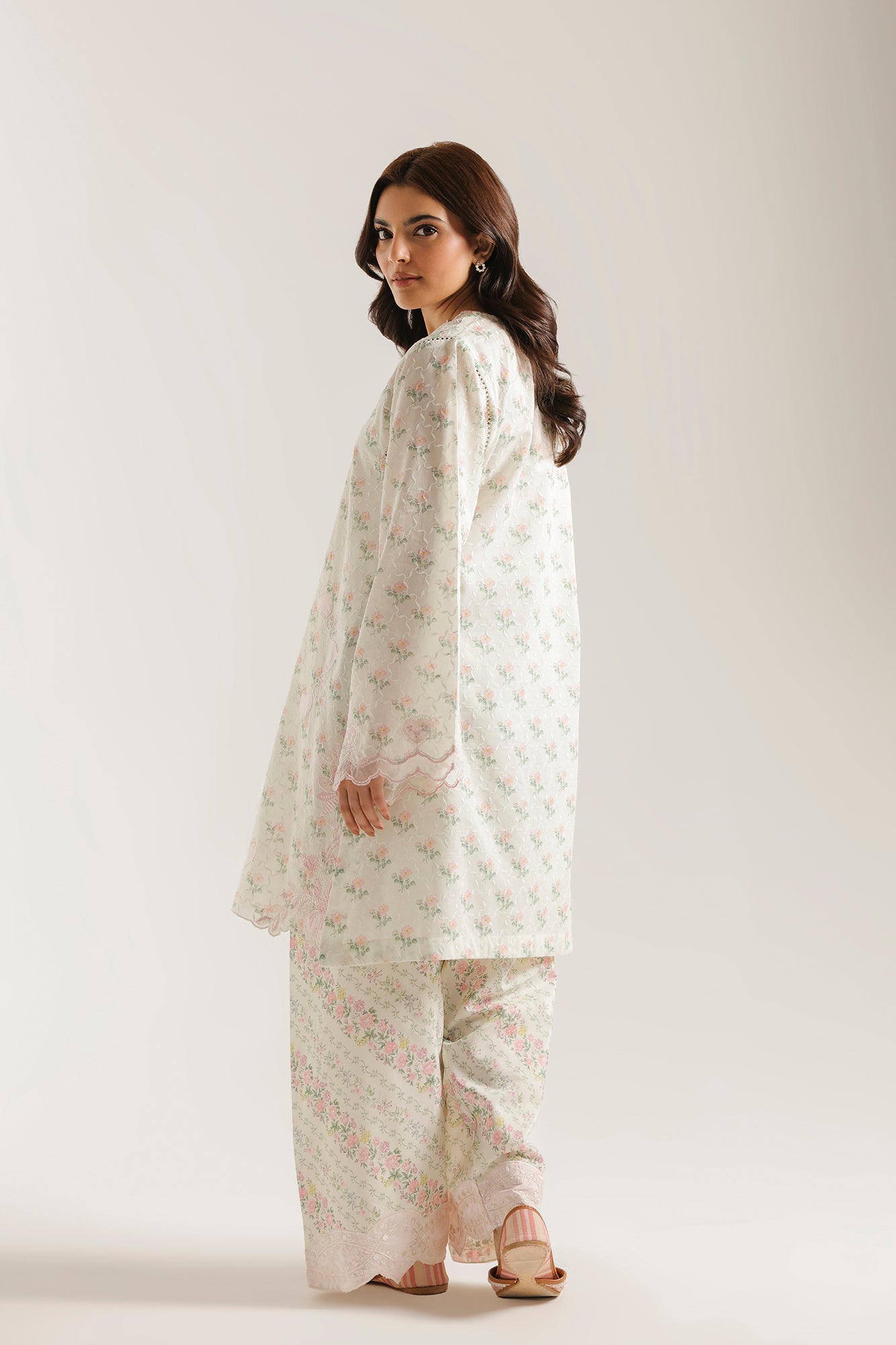 EMBROIDERED SUIT (E4459/103/004)