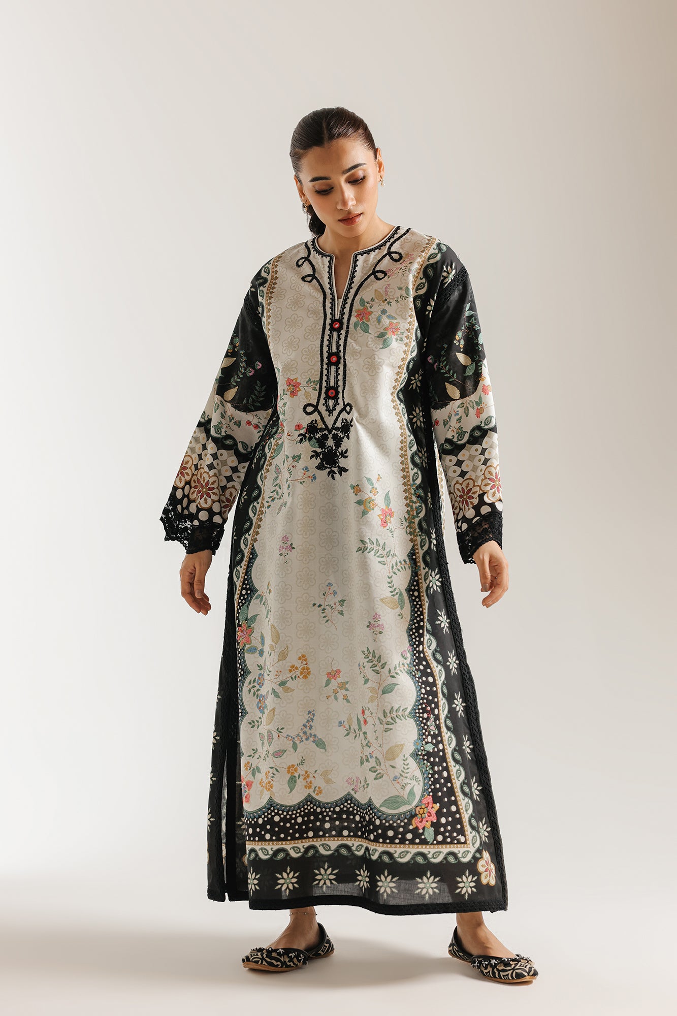 EMBROIDERED KAFTAN (E4462/103/003)
