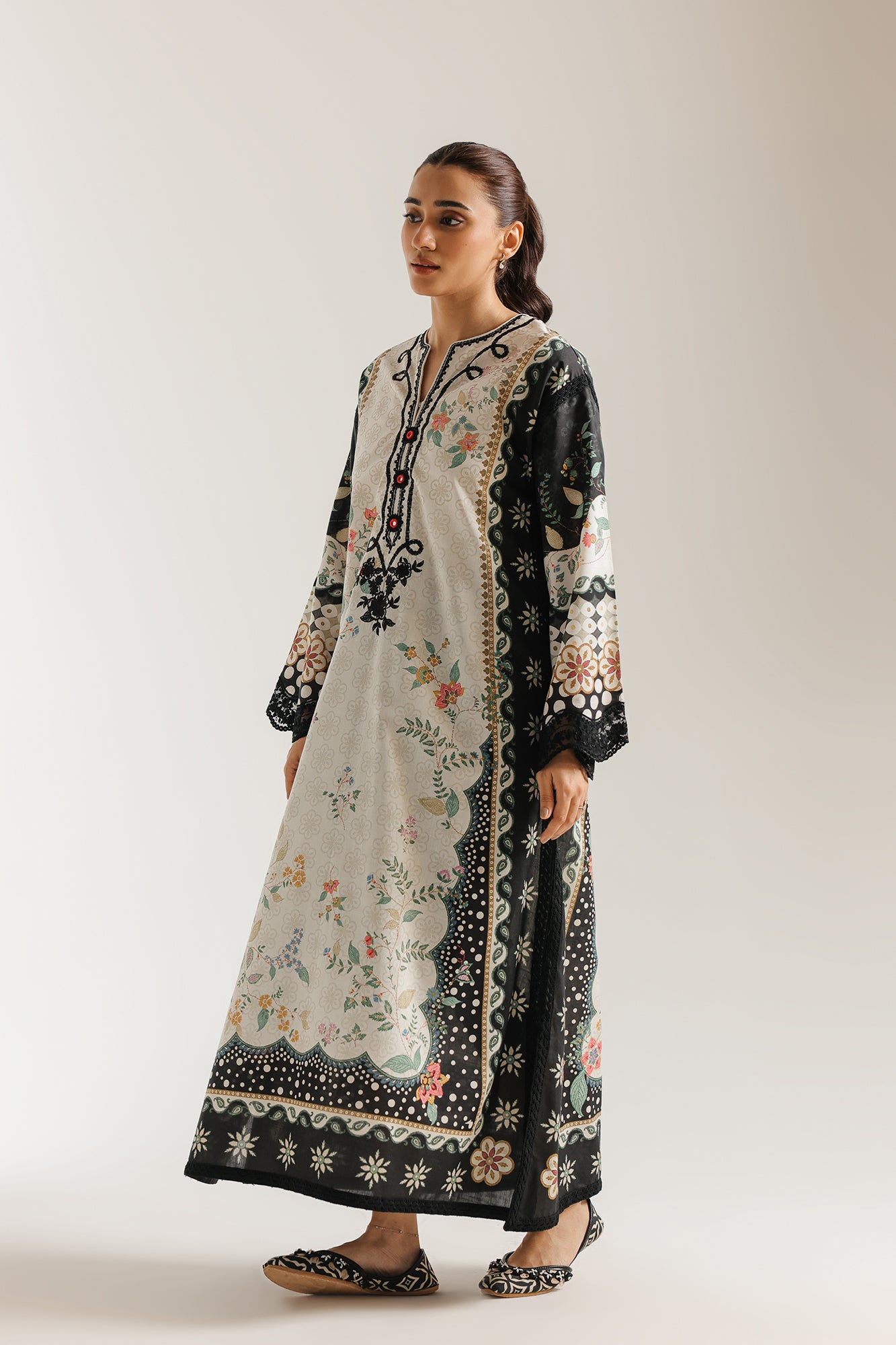 EMBROIDERED KAFTAN (E4462/103/003)