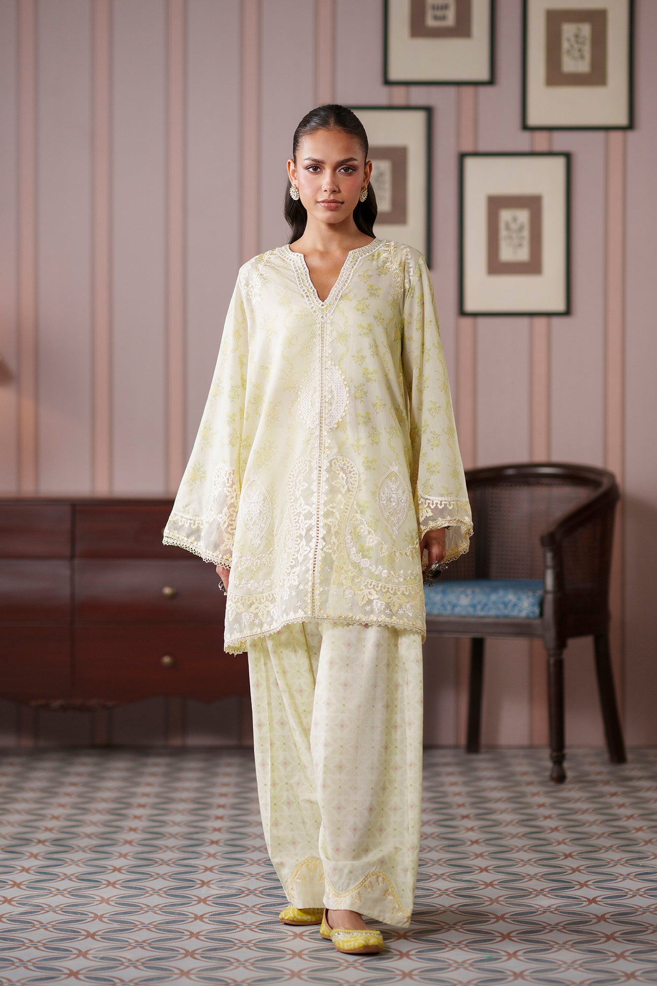 EMBROIDERED SUIT (E4480/103/115)