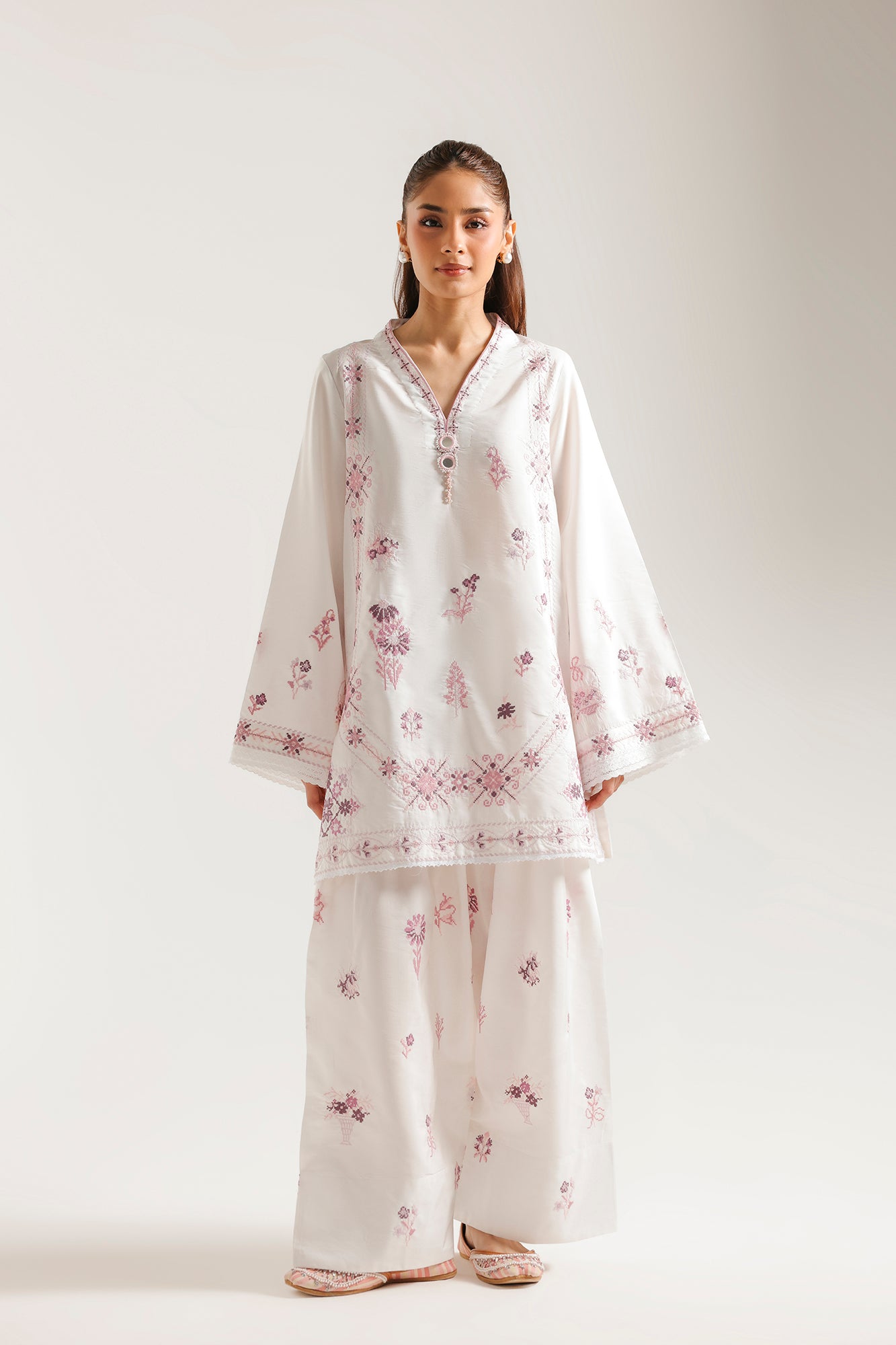 EMBROIDERED SUIT (E4481/103/003)