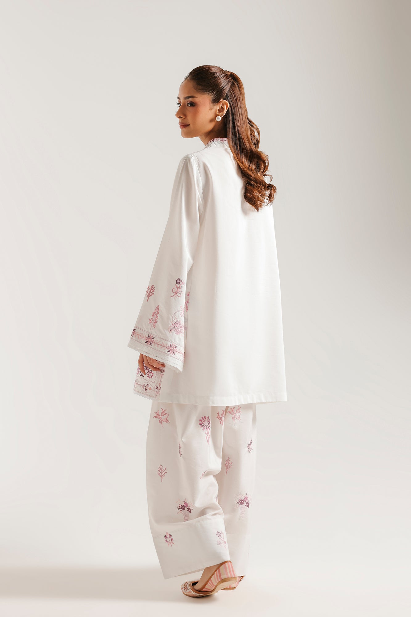 EMBROIDERED SUIT (E4481/103/003)