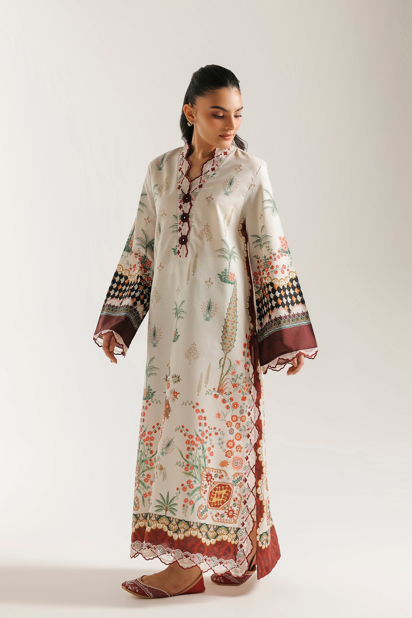EMBROIDERED SUIT (E4491/103/006)
