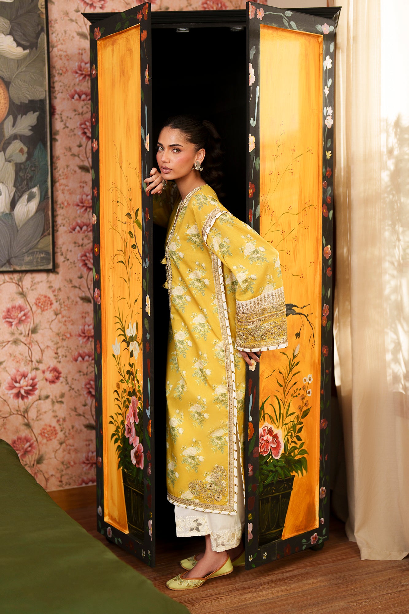 EMBROIDERED SUIT (E4494/103/104)