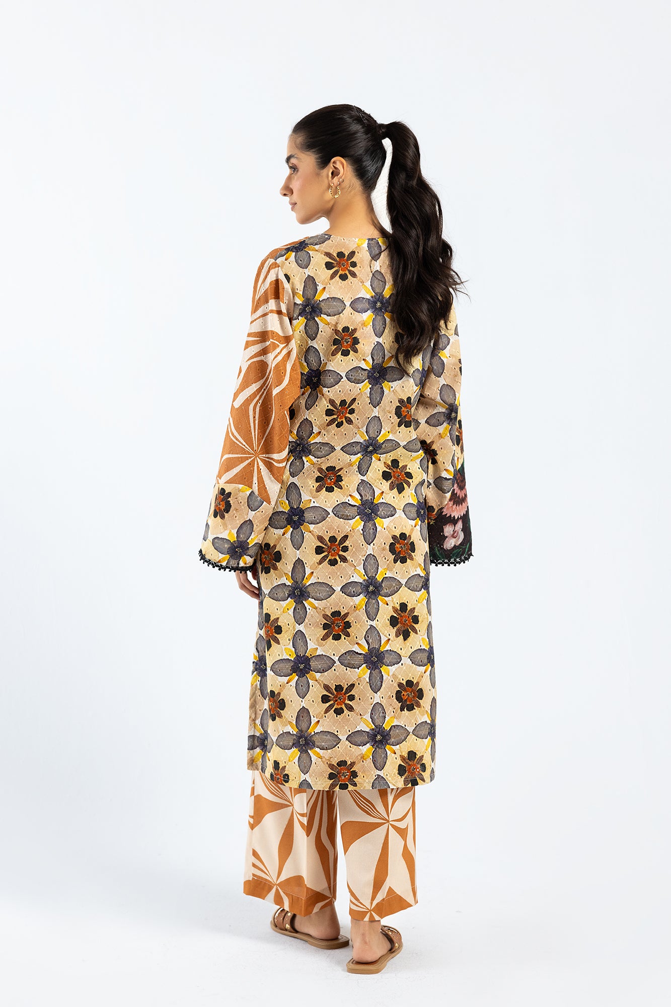 EMBROIDERED SUIT (E4504/102/003)