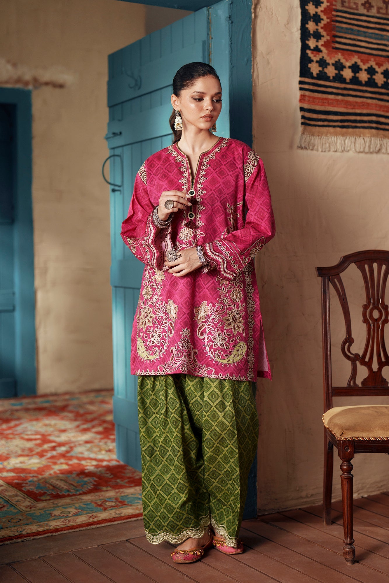 EMBROIDERED SUIT (E4507/103/405)