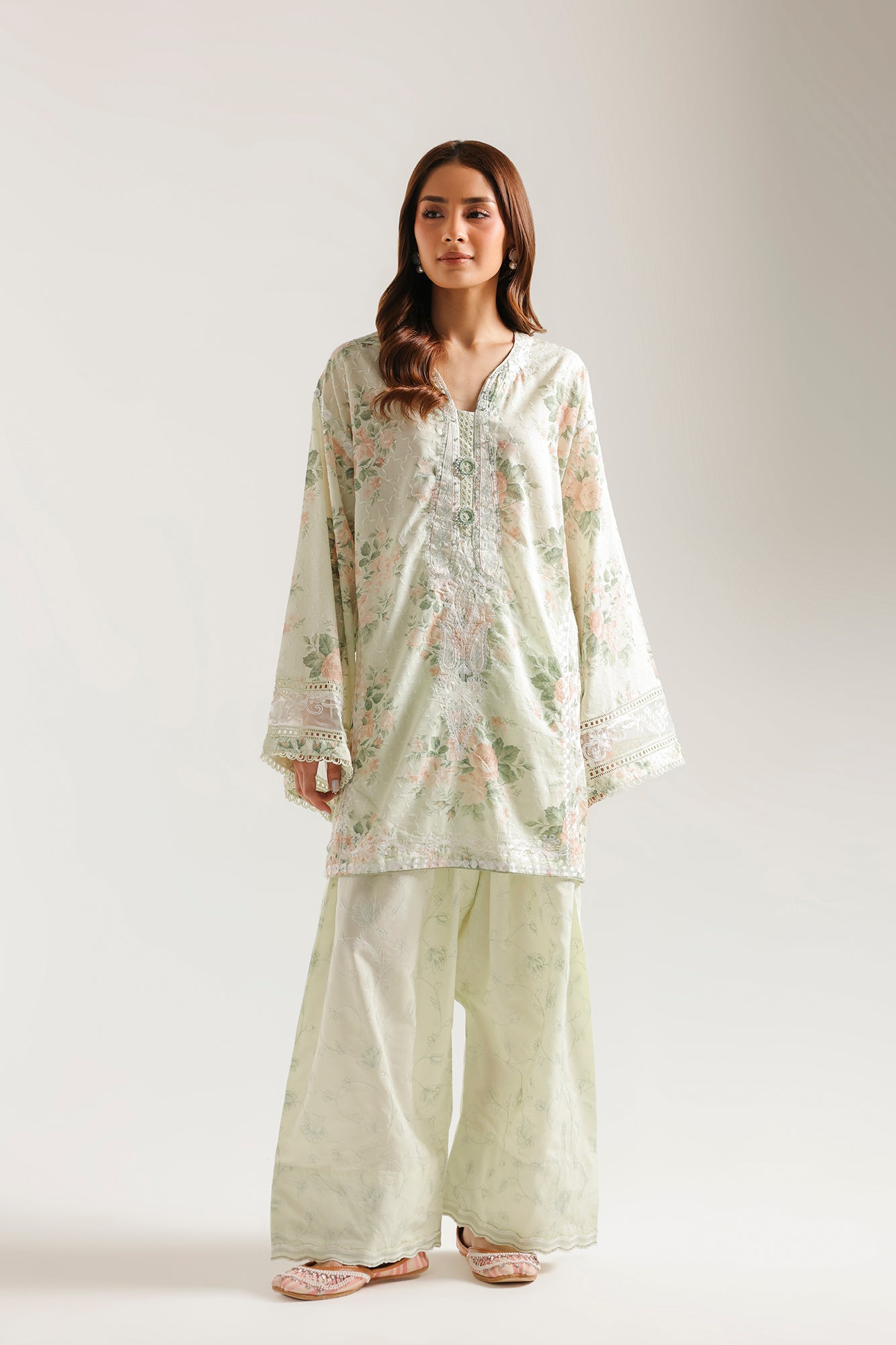 EMBROIDERED SUIT (E4511/103/130)