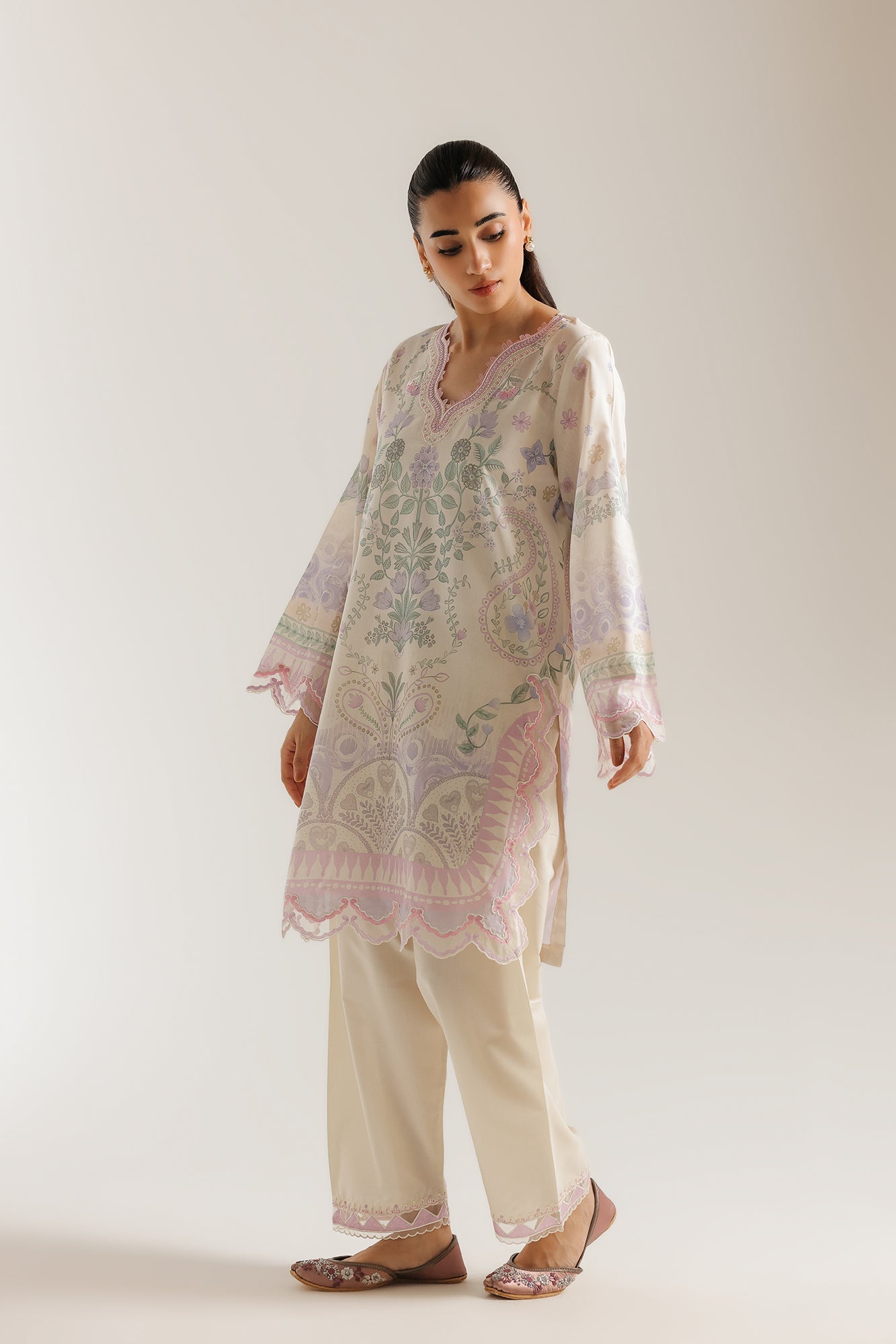 EMBROIDERED SUIT (E4516/103/002)