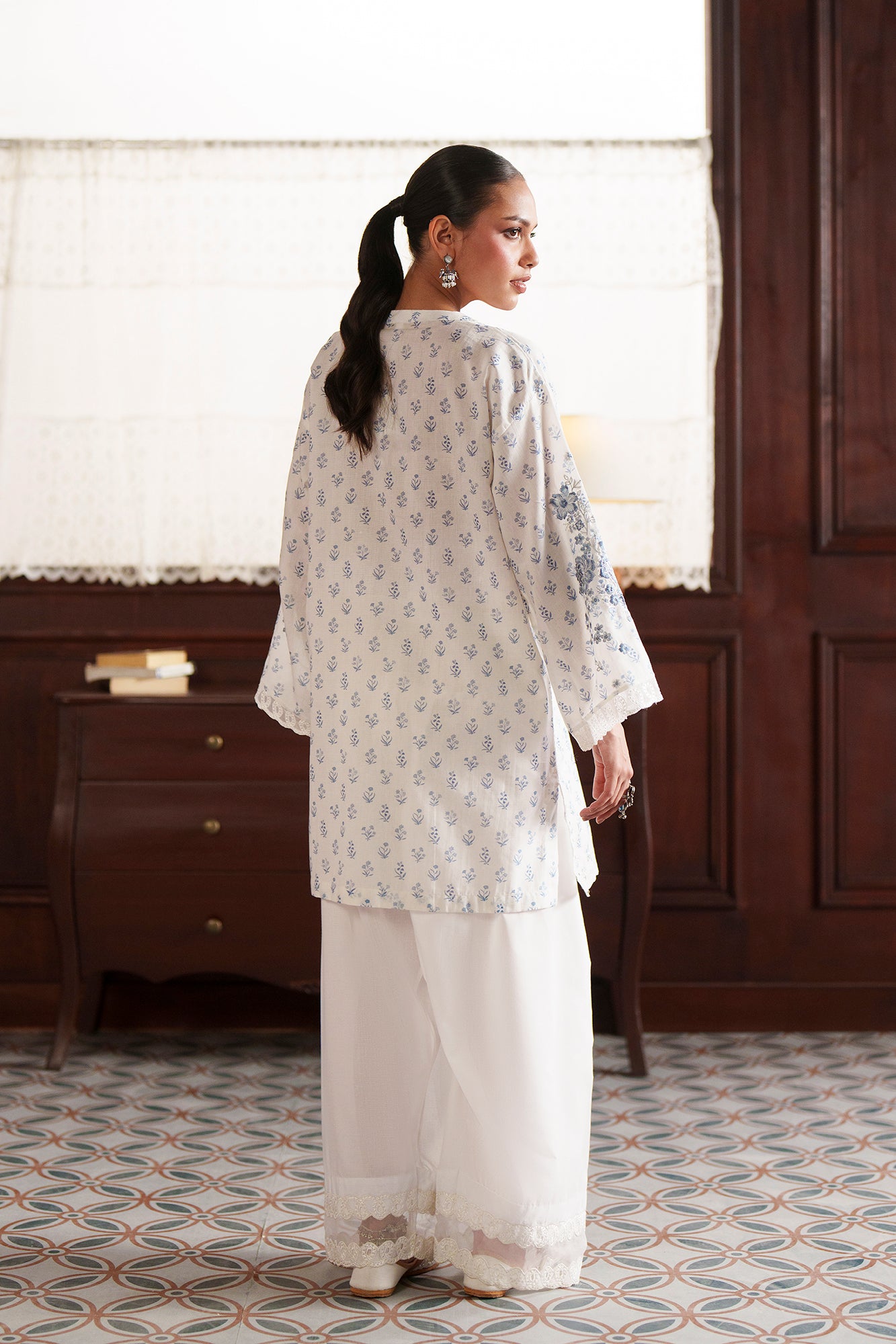 EMBROIDERED SUIT (E4531/103/003)
