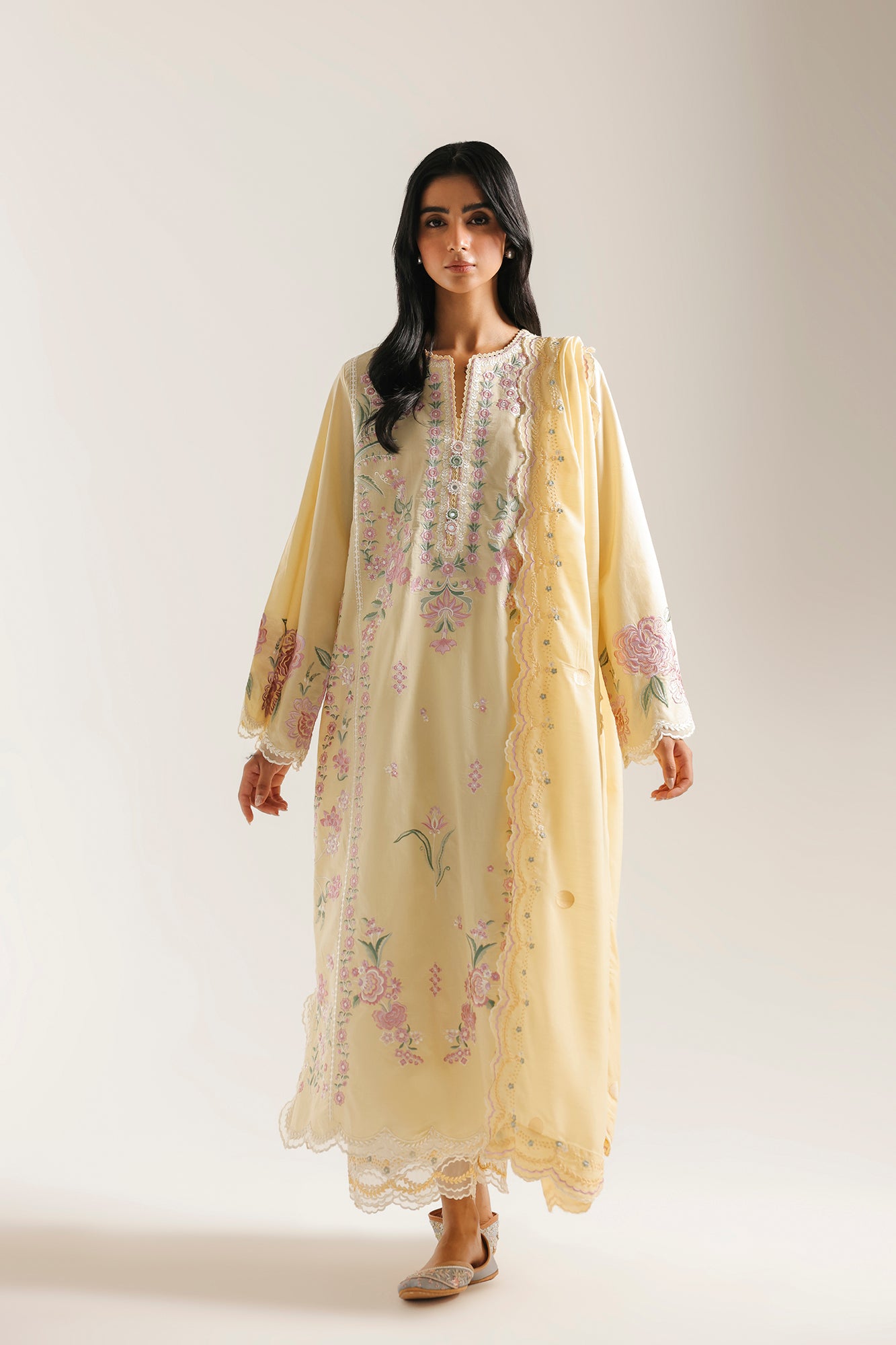 EMBROIDERED SUIT (E4535/103/110)
