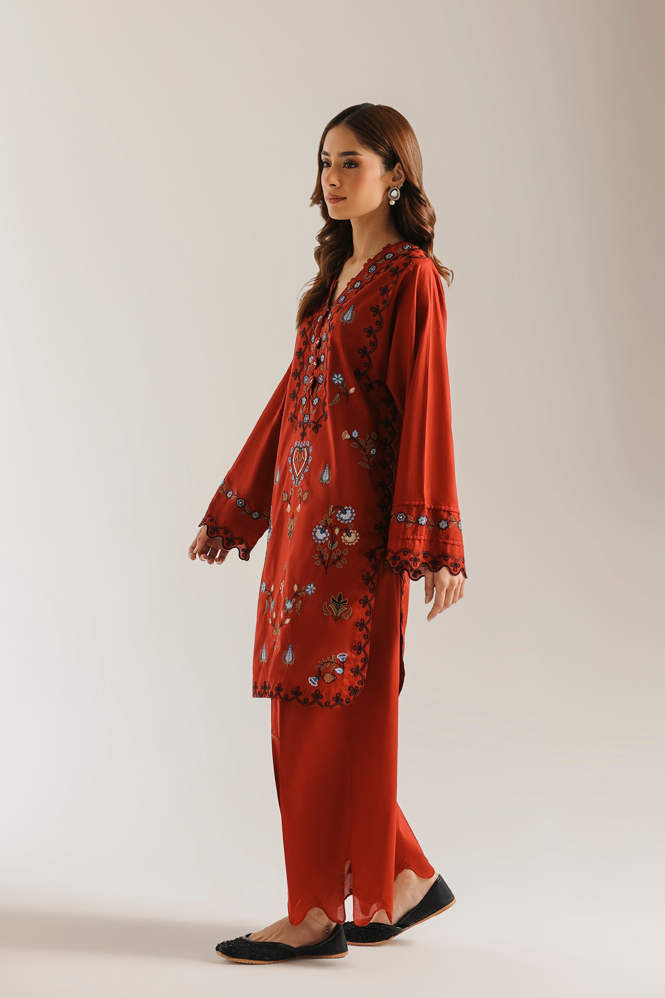 EMBROIDERED SUIT (E4536/103/306)