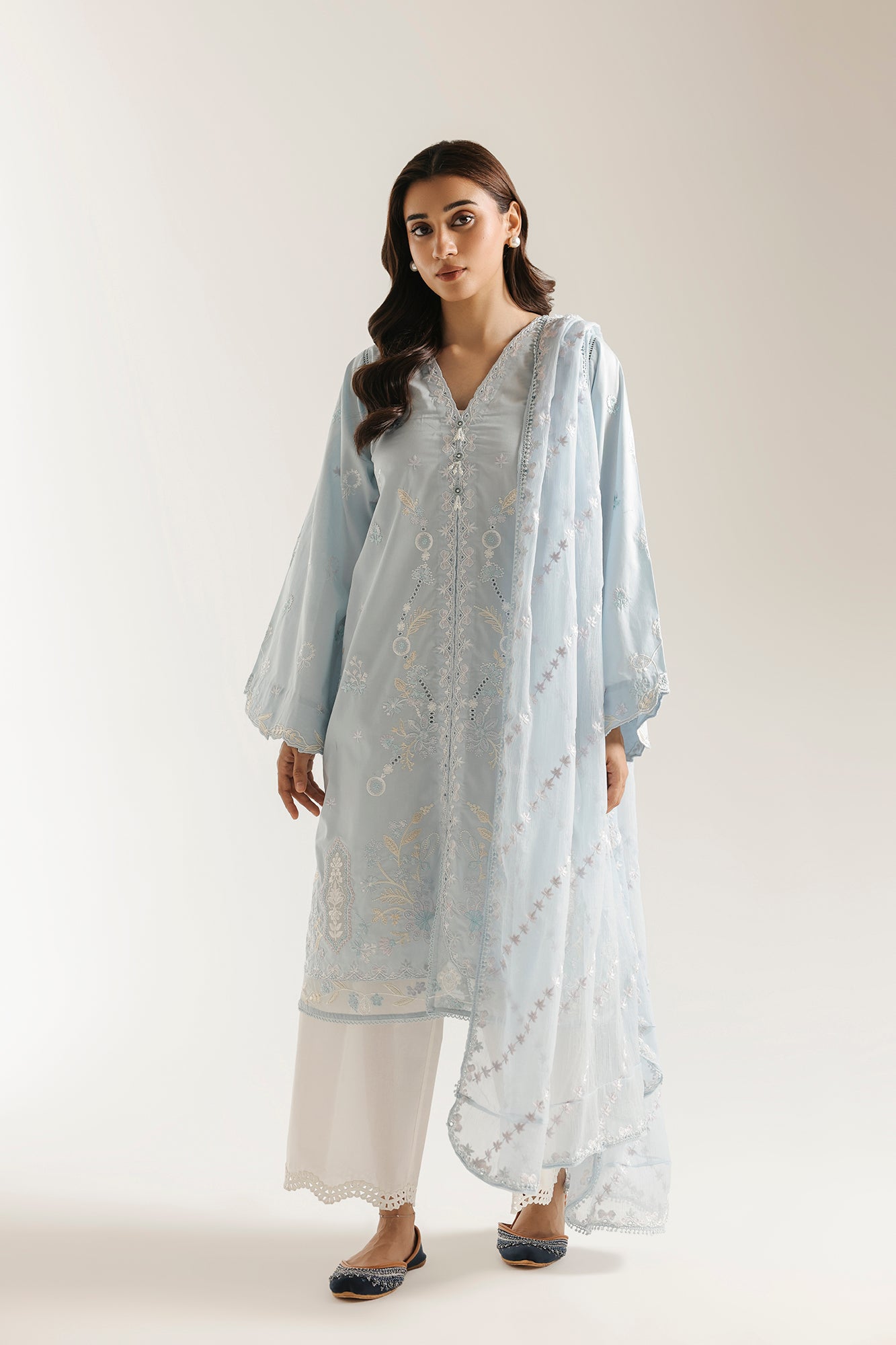EMBROIDERED SUIT (E4541/103/633)