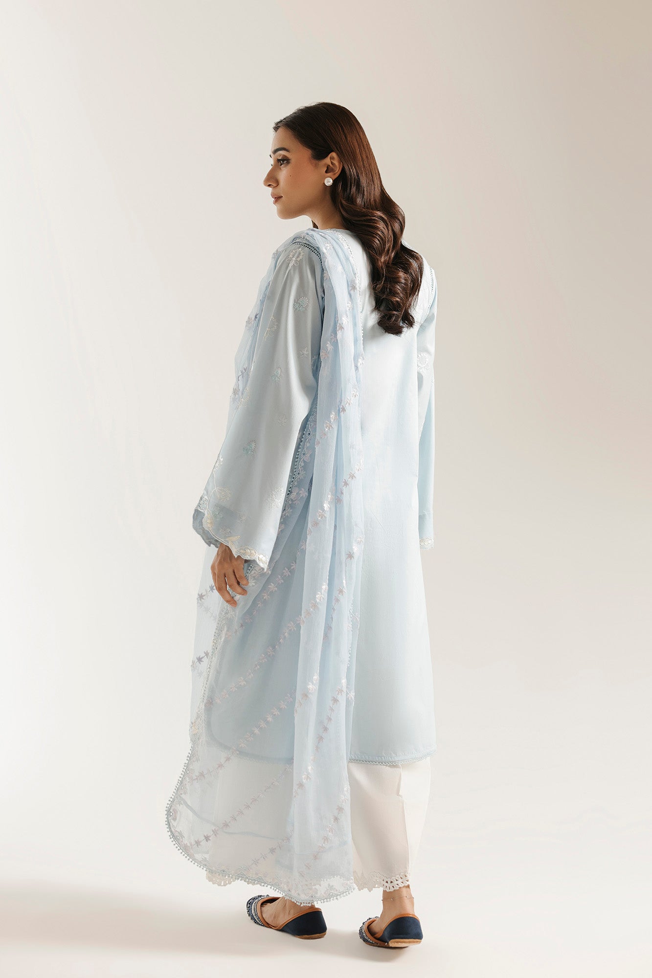EMBROIDERED SUIT (E4541/103/633)