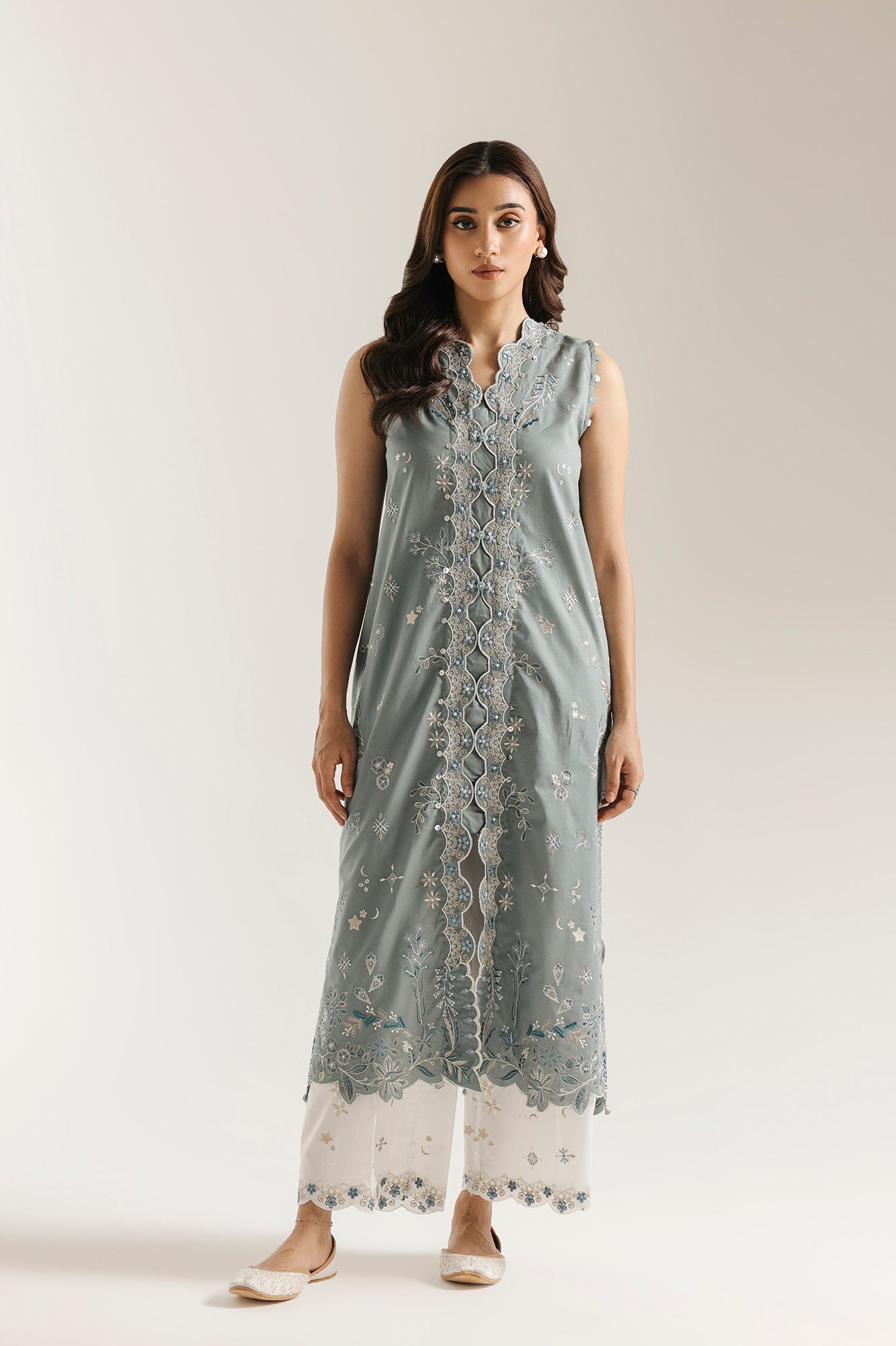 EMBROIDERED SUIT (E4545/103/918)