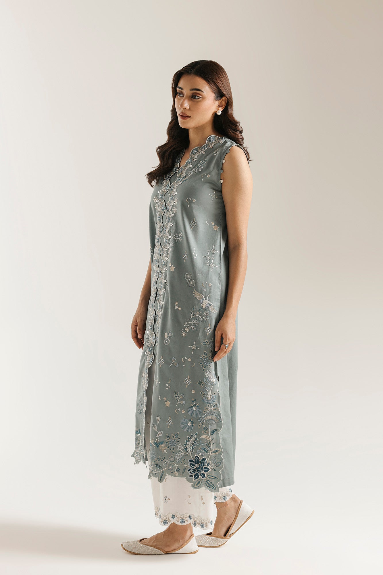 EMBROIDERED SUIT (E4545/103/918)