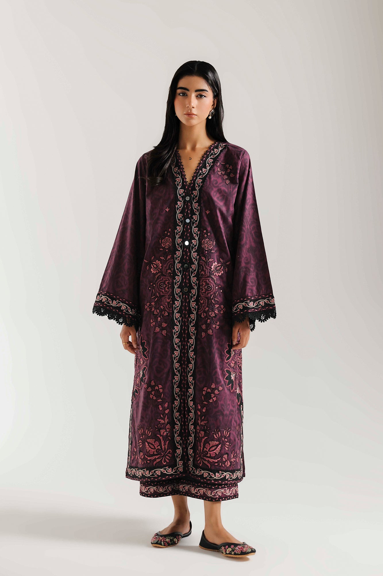EMBROIDERED SUIT (E4548/103/516)