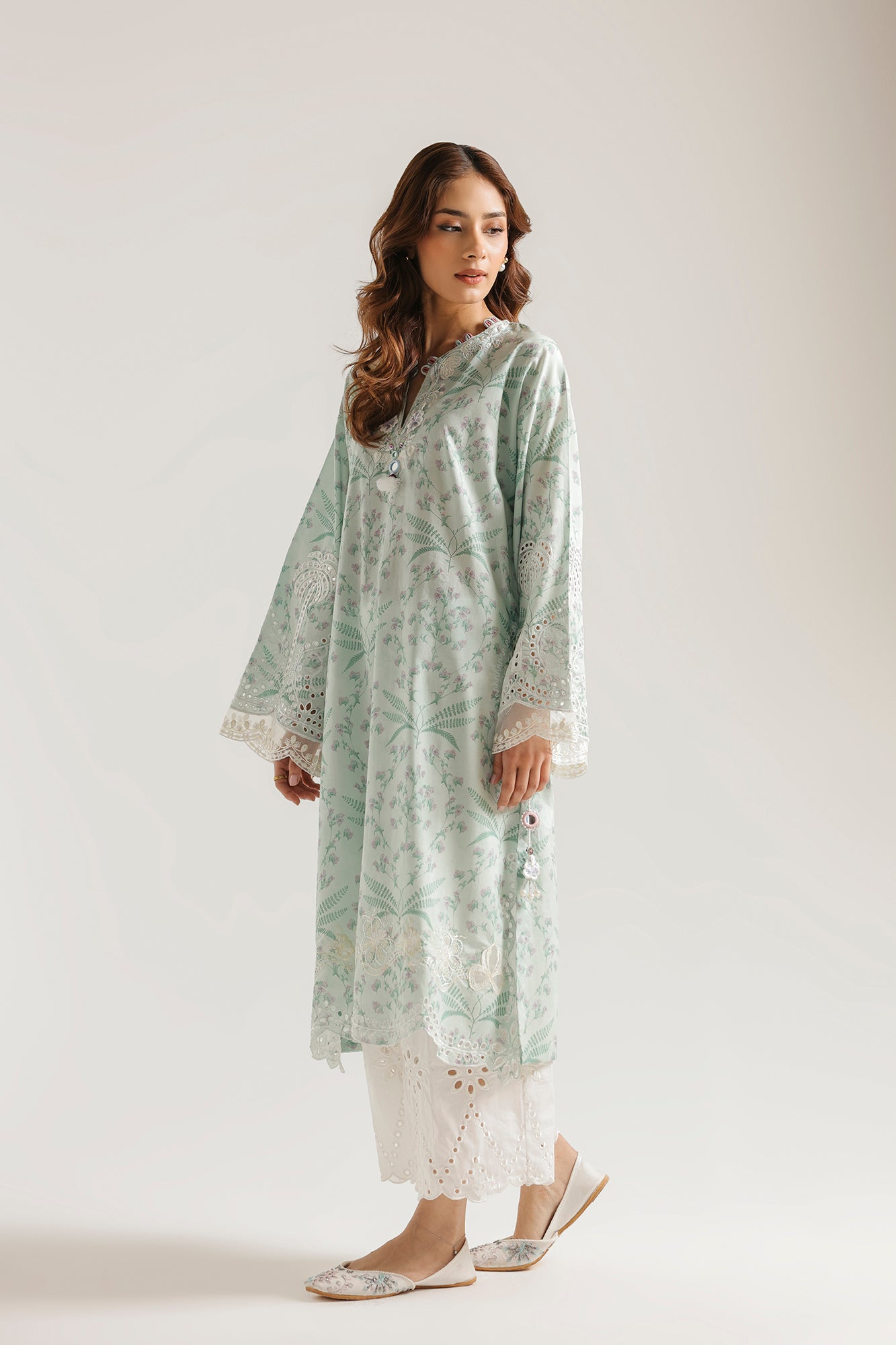 EMBROIDERED SUIT (E4549/103/720)