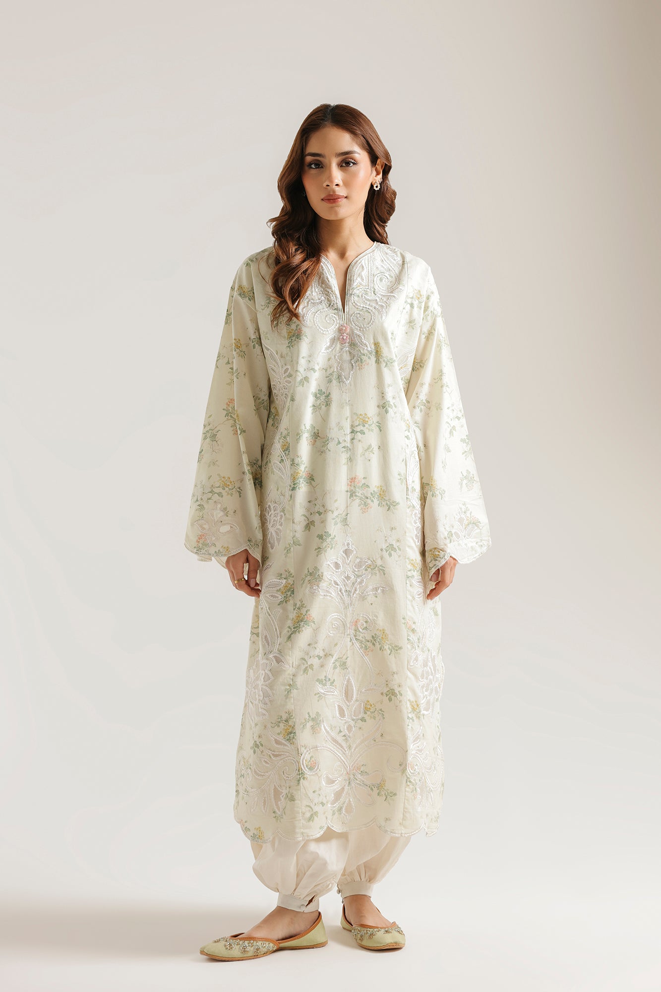 EMBROIDERED SUIT (E4555/103/129)