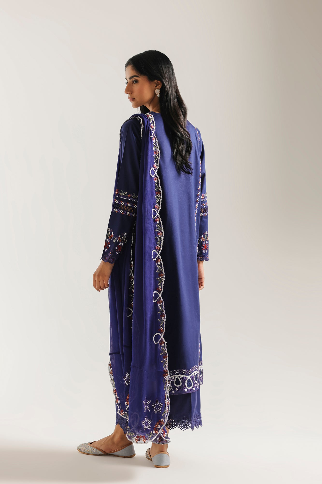 EMBROIDERED SUIT (E4608/103/623)